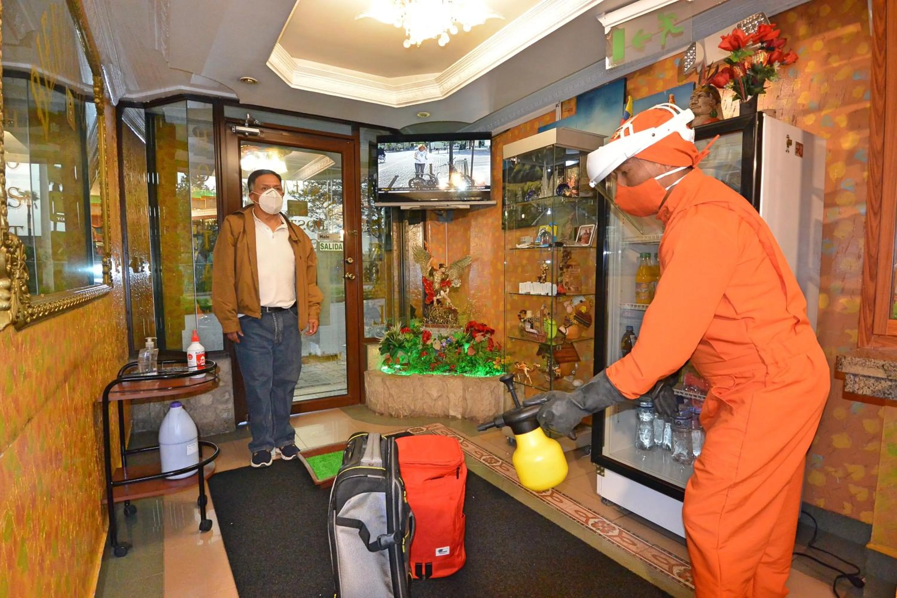 Staff in Hotel Gran Quitumbe