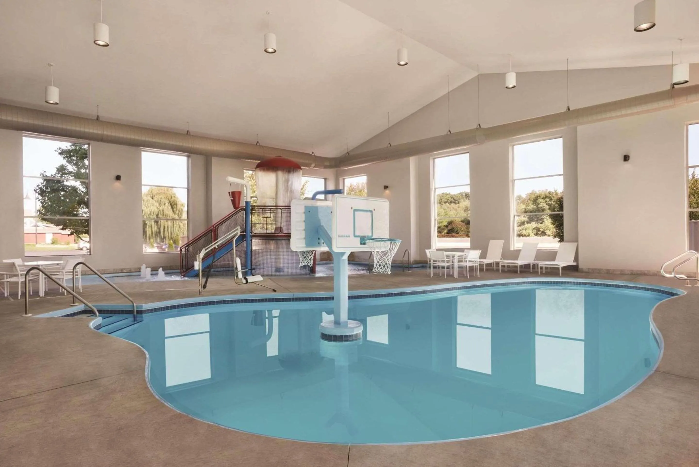 Swimming pool in Country Inn & Suites by Radisson, Madison Southwest, WI