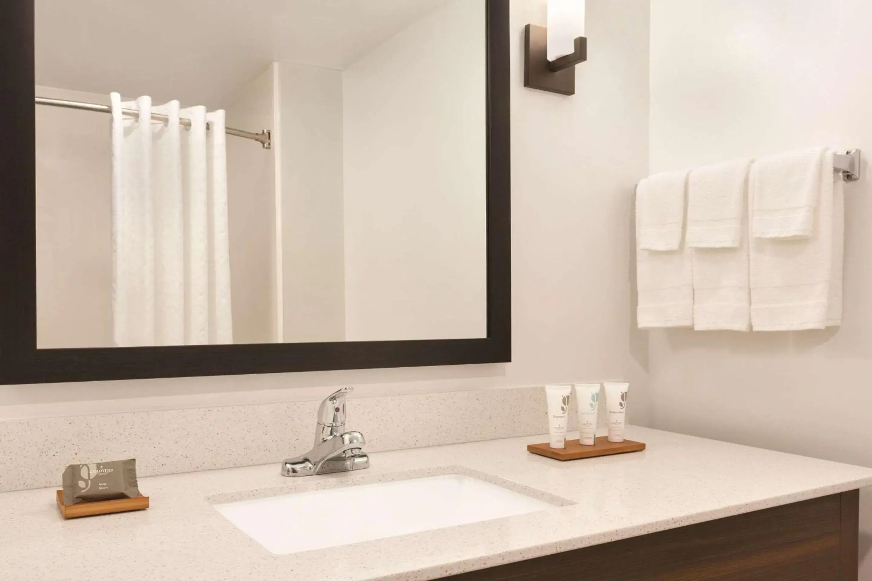 King Studio with Sofa Bed in Country Inn & Suites by Radisson, Madison Southwest, WI King Studio with Sofa Bed in Country Inn & Suites by Radisson, Madison Southwest, WI