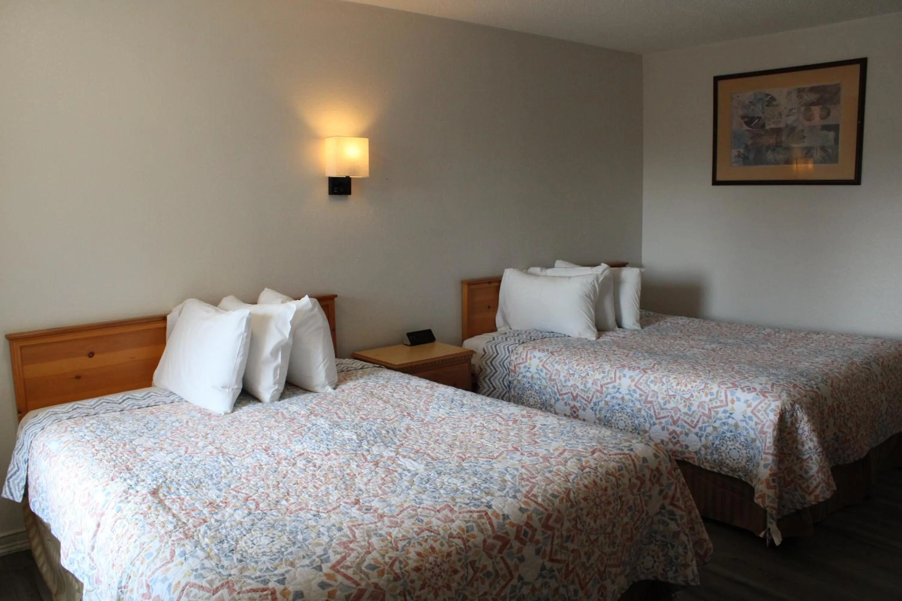 Bed in Pine Tree inn