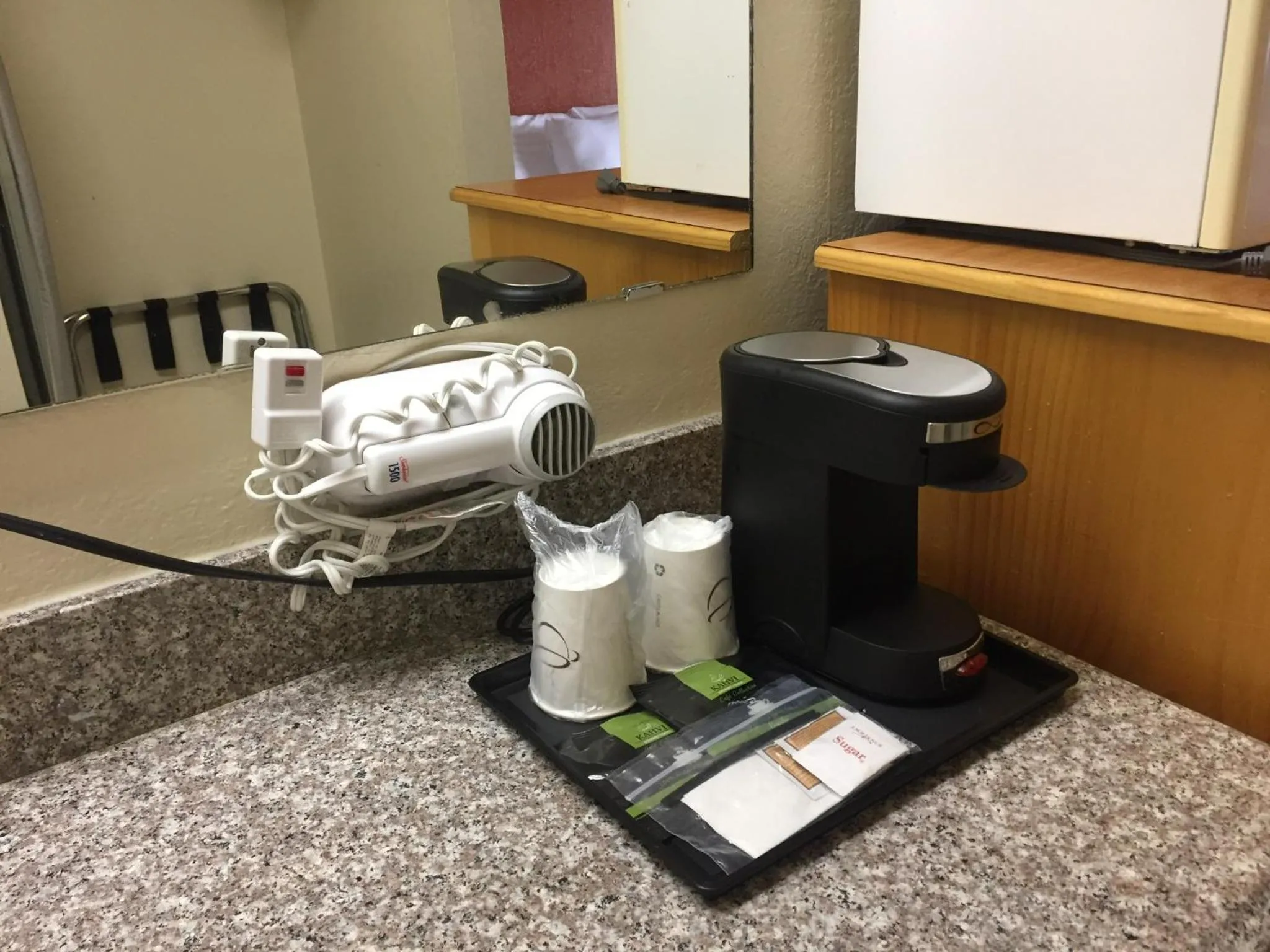 Coffee/tea facilities in Tiki Lodge