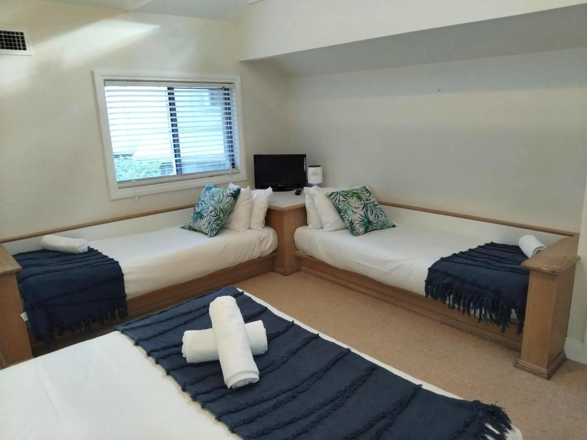 Bed in Stay At Raffertys Resort