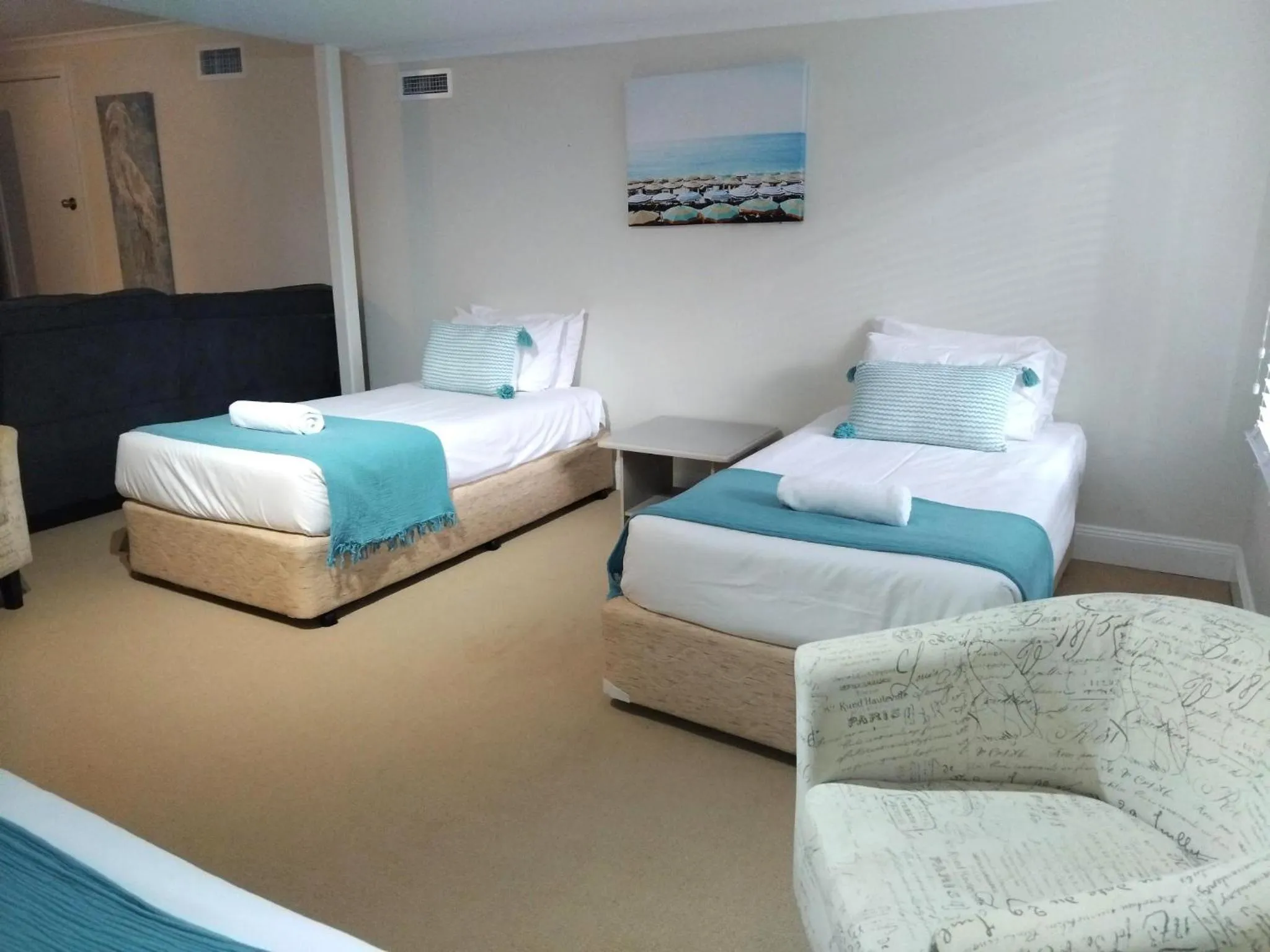 Bed in Stay At Raffertys Resort