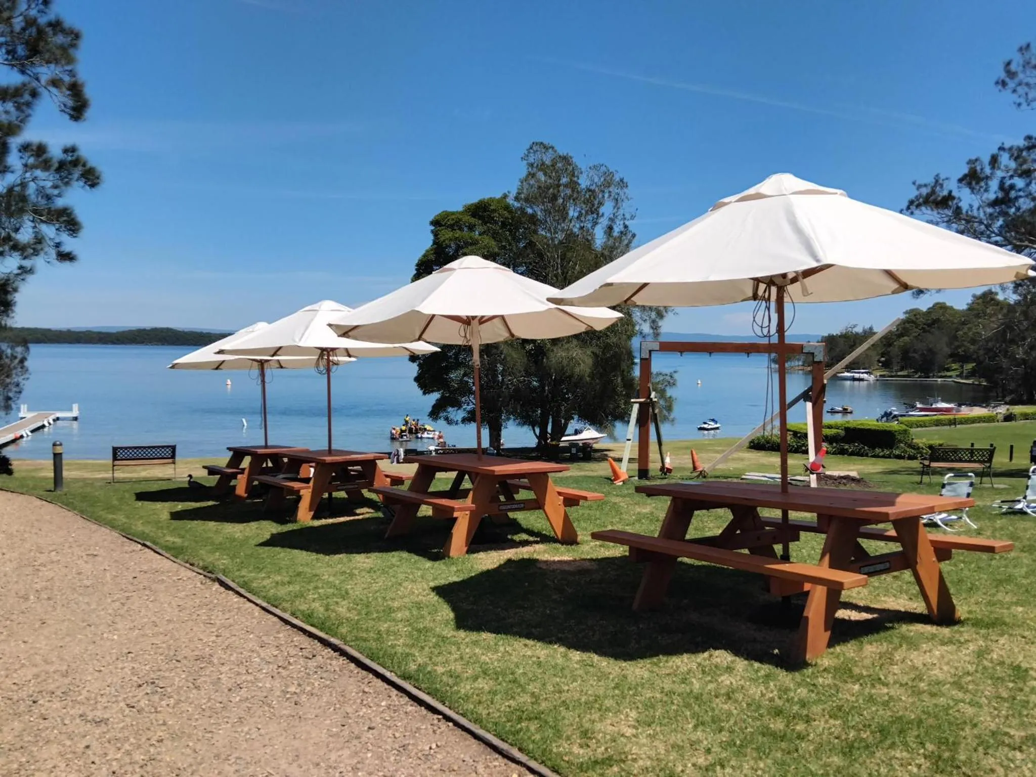 Restaurant/places to eat in Stay At Raffertys Resort