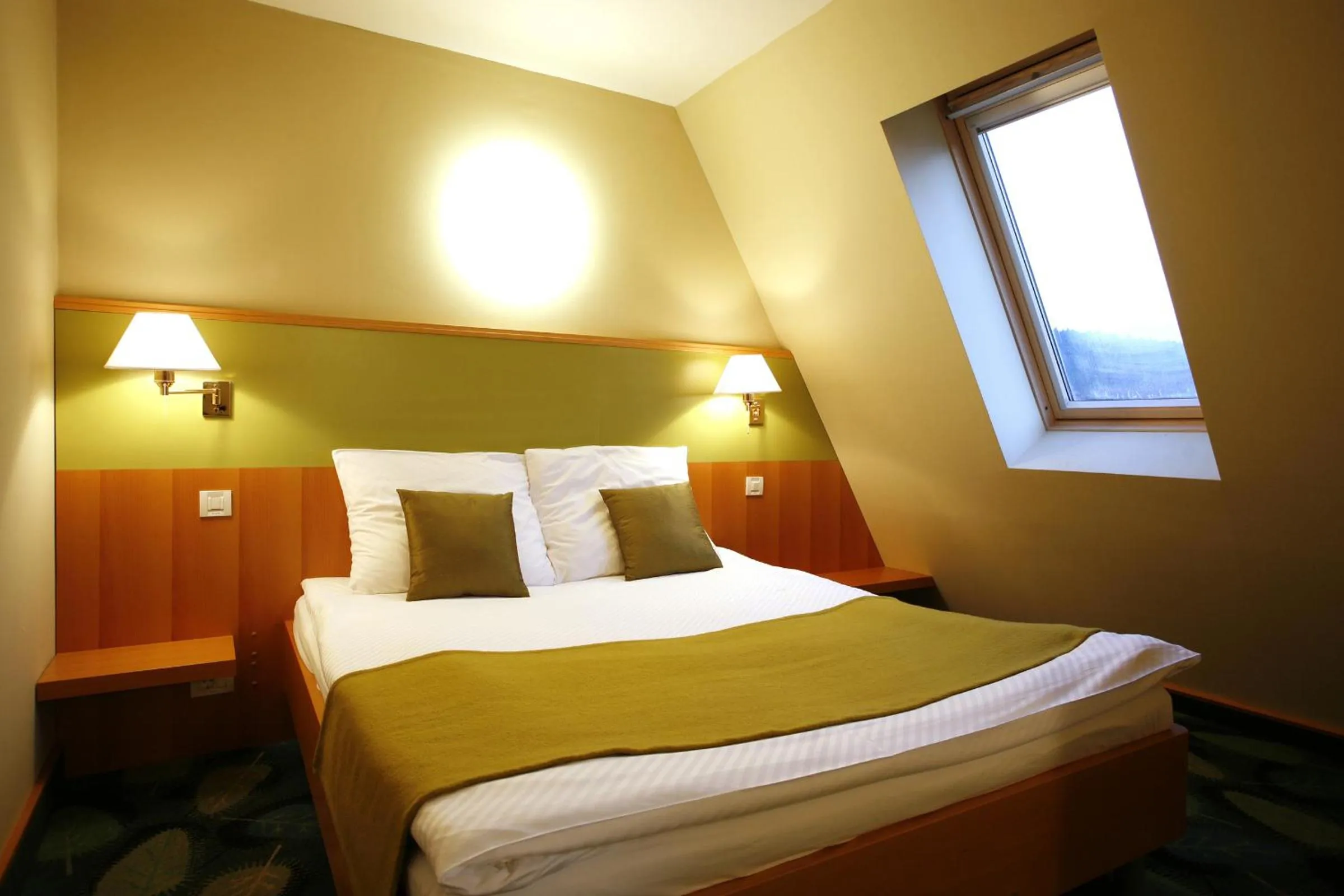 Bedroom, Bed in Hotel Kristal - Terme Krka