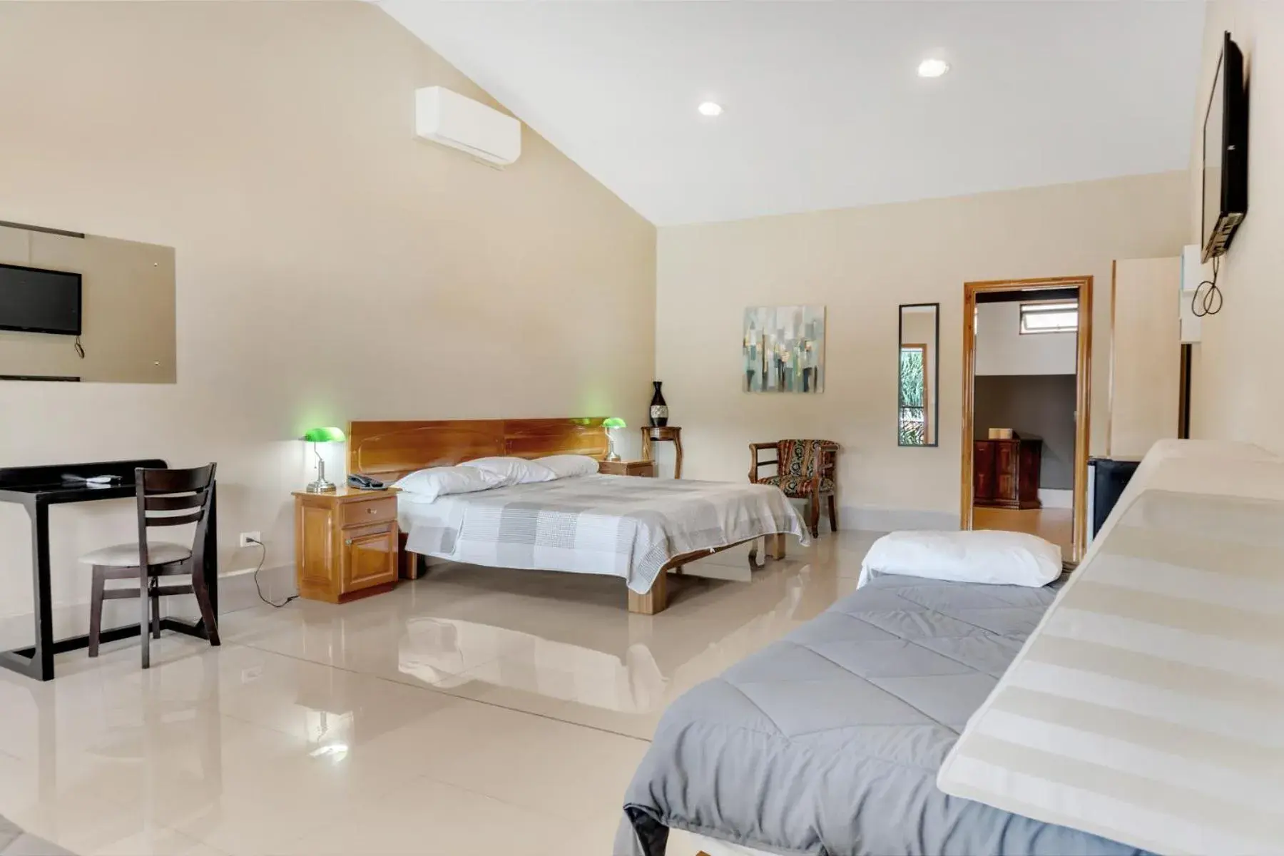 Deluxe Suite - single occupancy in Hotel Martino Spa and Resort Deluxe Suite - single occupancy in Hotel Martino Spa and Resort