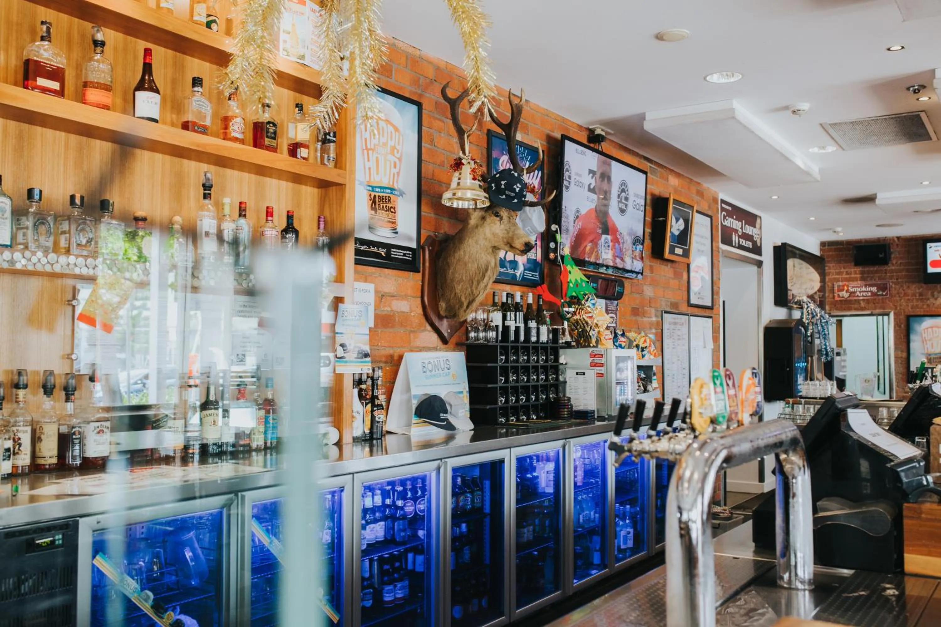 Lounge or bar in Coolangatta Sands Hotel