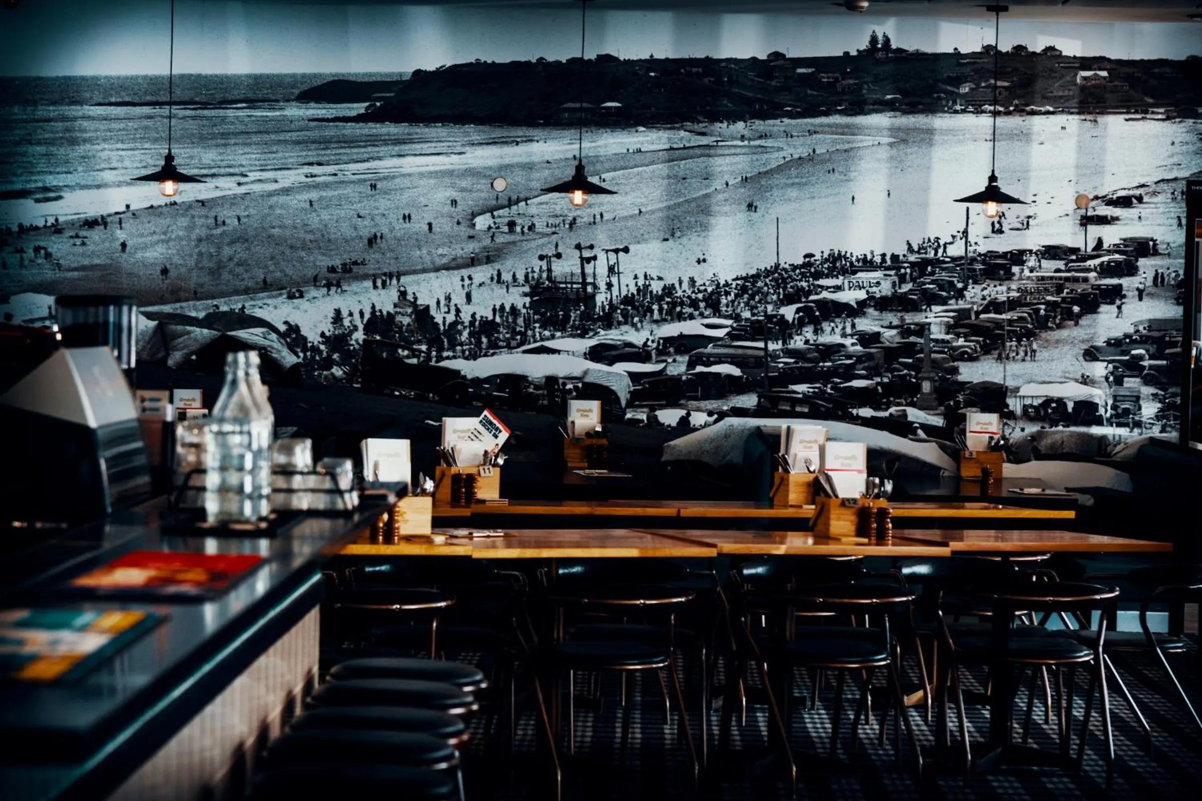 Restaurant/places to eat in Coolangatta Sands Hotel