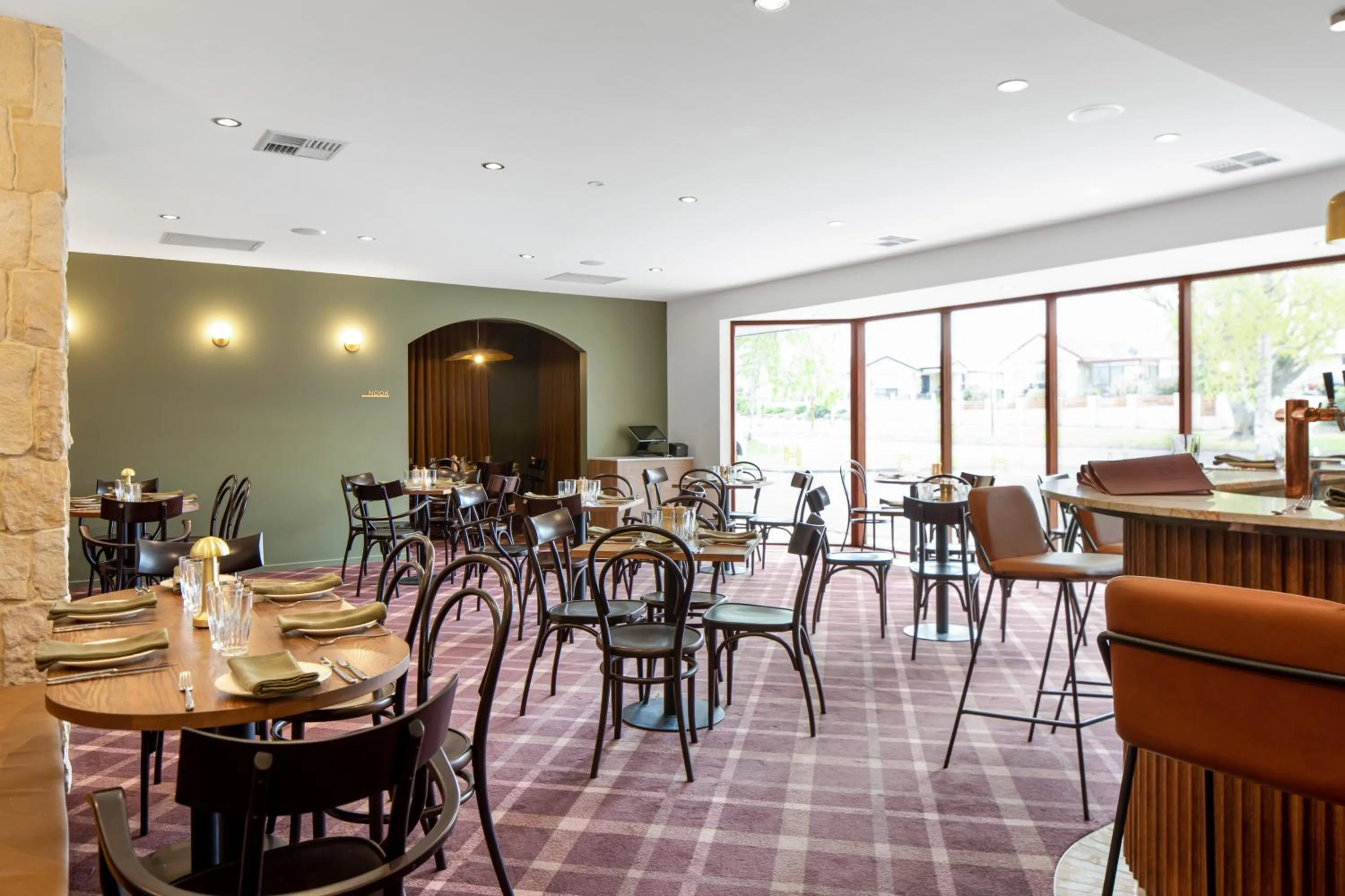 Restaurant/places to eat in The Henty