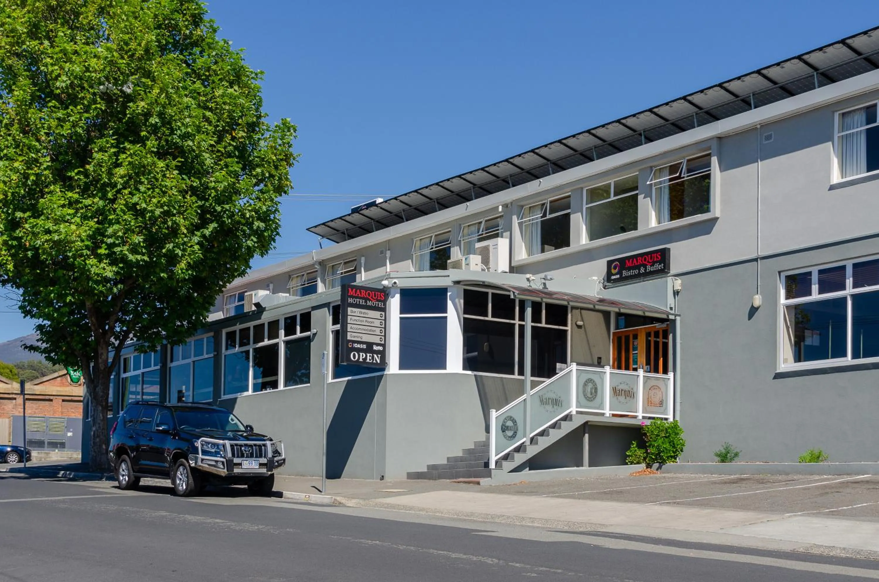 Facade/entrance in Marquis Hotel Motel