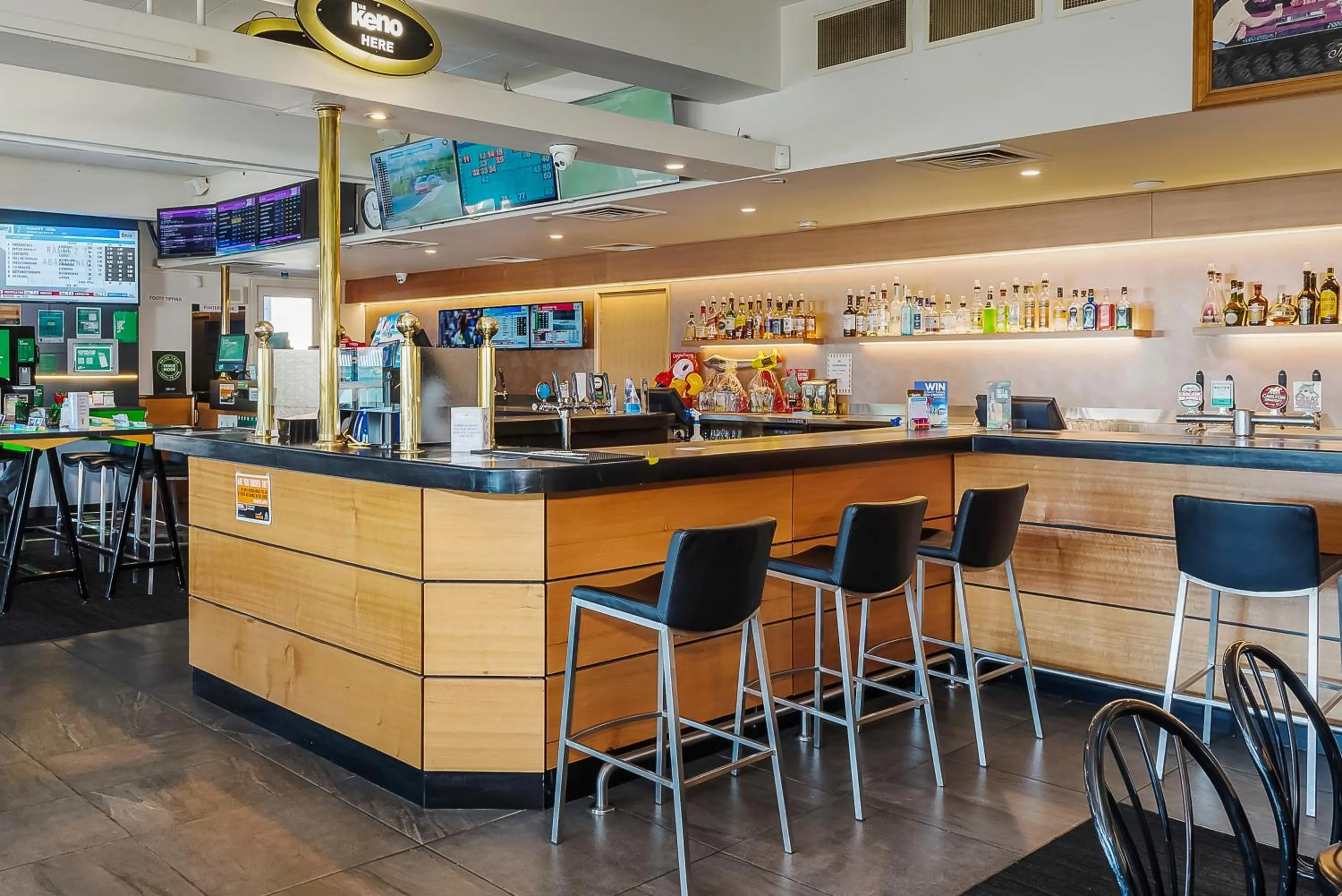 Lounge or bar in Marquis Hotel Motel