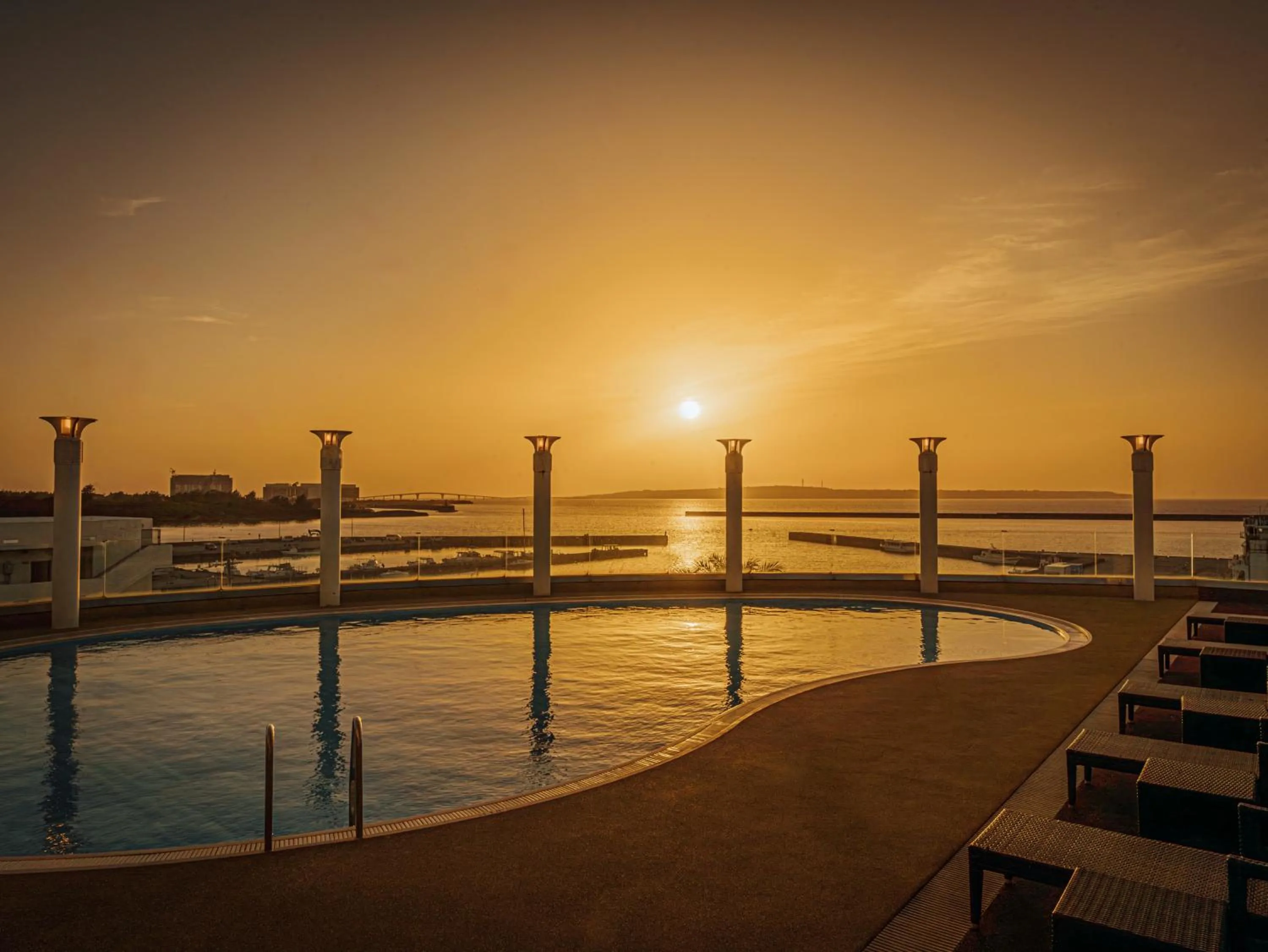Swimming pool in Hotel Atollemerald Miyakojima