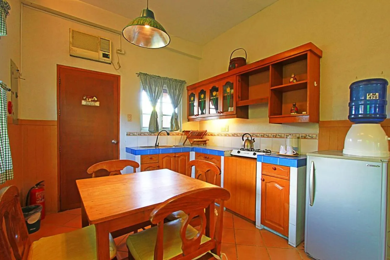 Kitchen or kitchenette in Florentina Homes