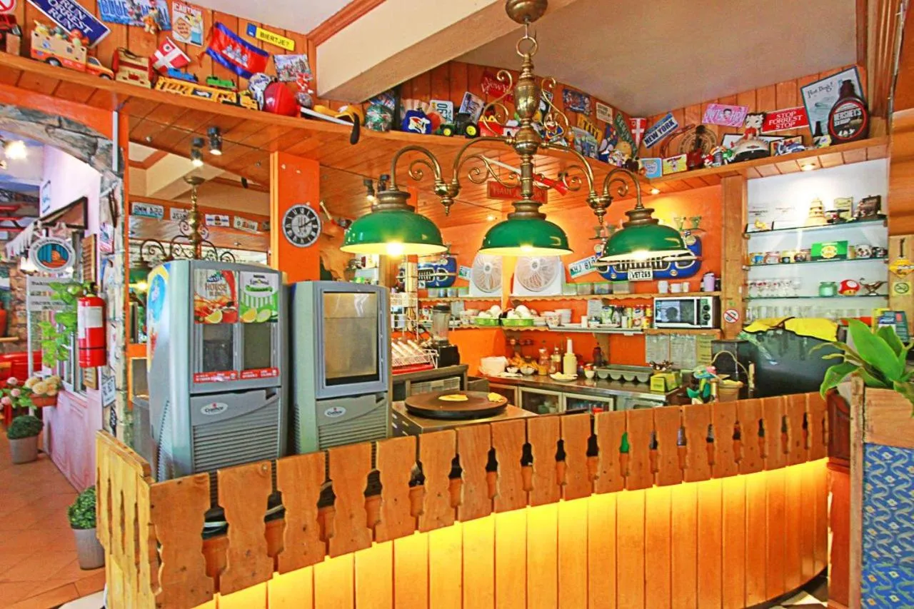 Restaurant/places to eat in Florentina Homes