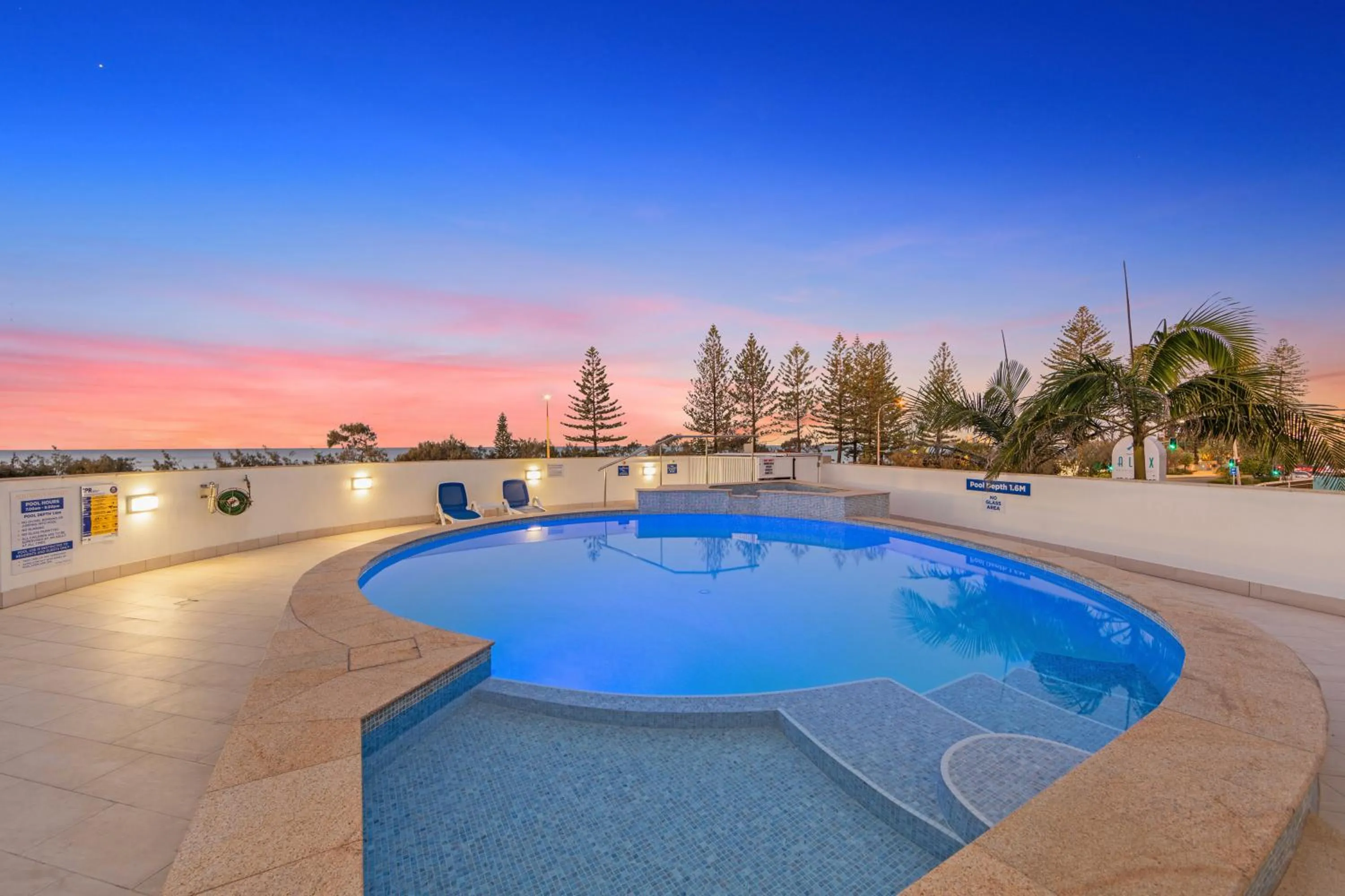 Swimming pool in Aquarius Resort