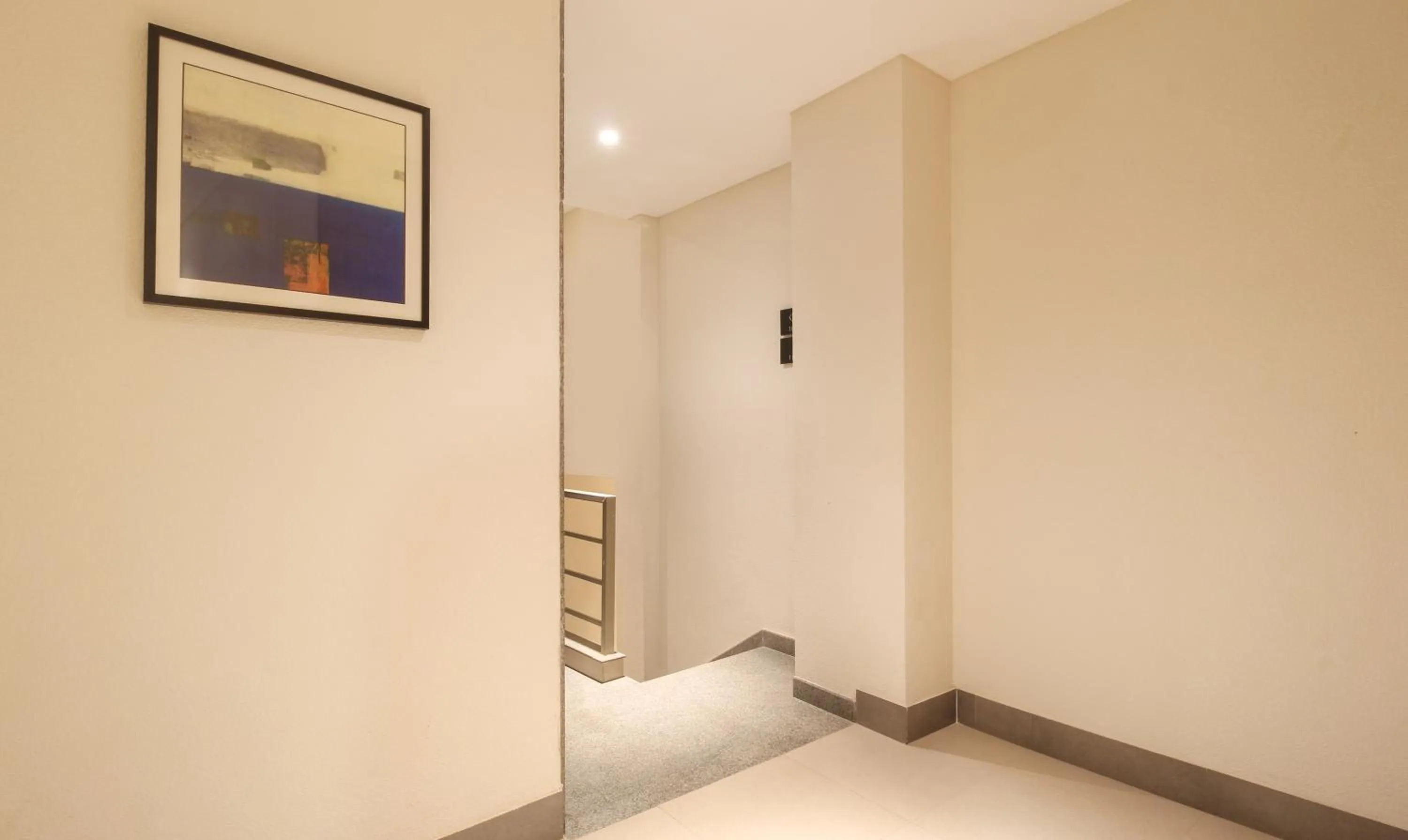 Lobby or reception in Treebo Elite Residency - 2 kms from Railway station