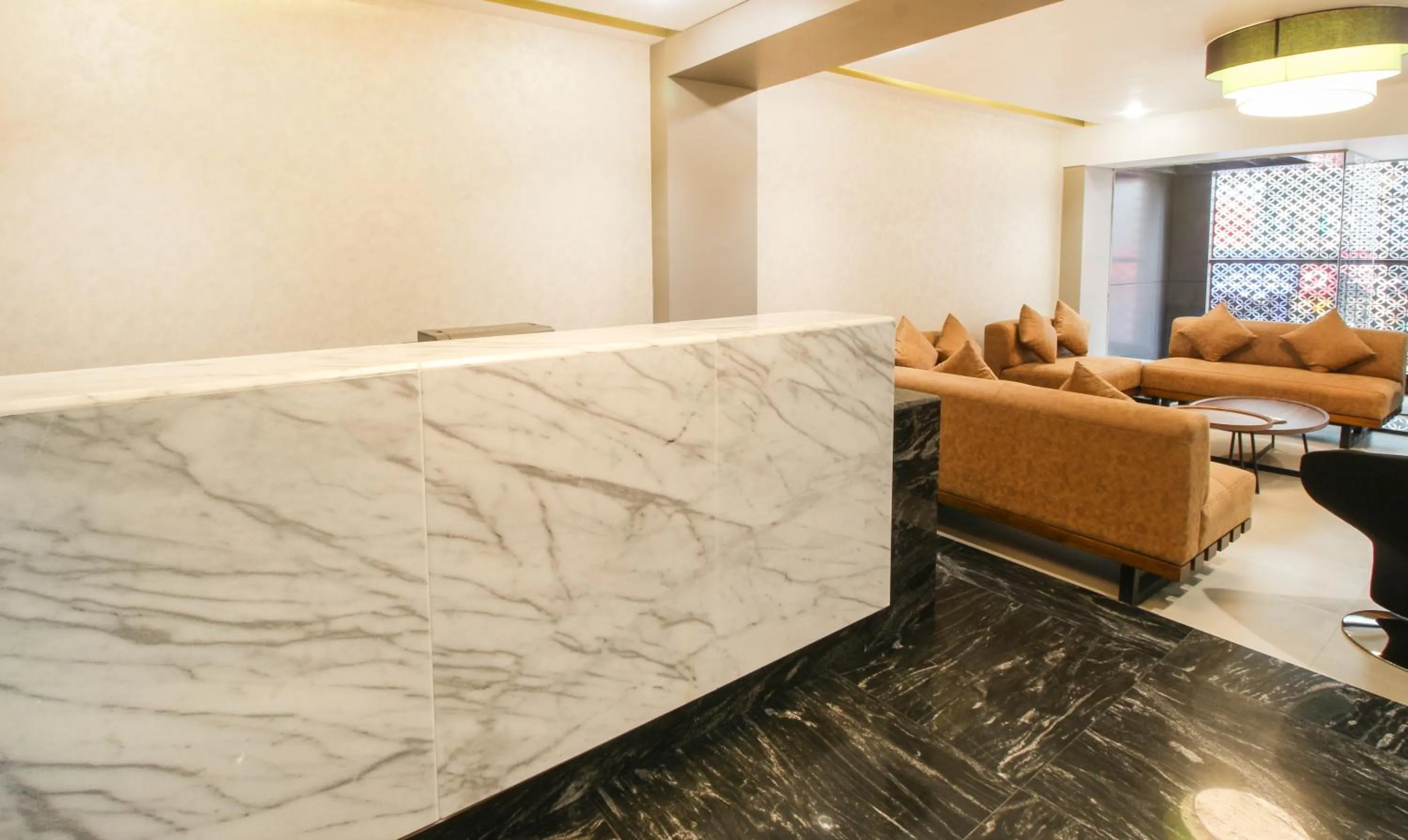 Lobby or reception in Treebo Elite Residency - 2 kms from Railway station