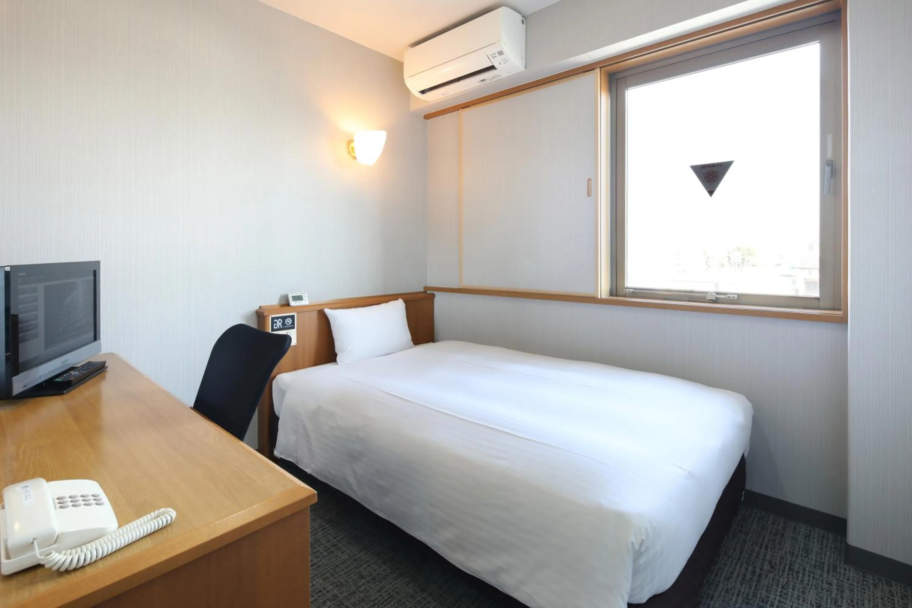 Photo of the whole room, Bed in Green Rich Hotel Aso Kumamoto Airport (Artificial hot spring Futamata Yunohana)