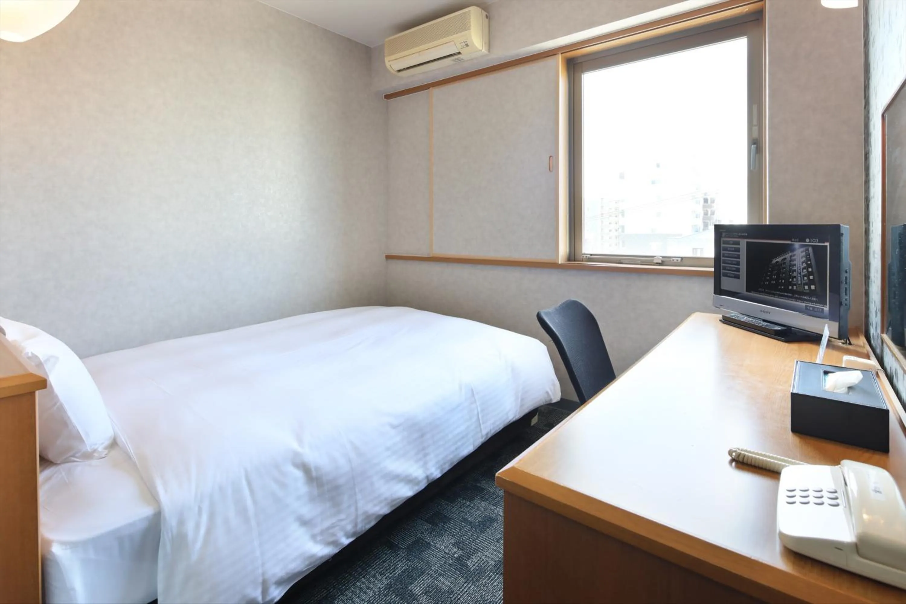 Photo of the whole room, Bed in Green Rich Hotel Aso Kumamoto Airport (Artificial hot spring Futamata Yunohana)