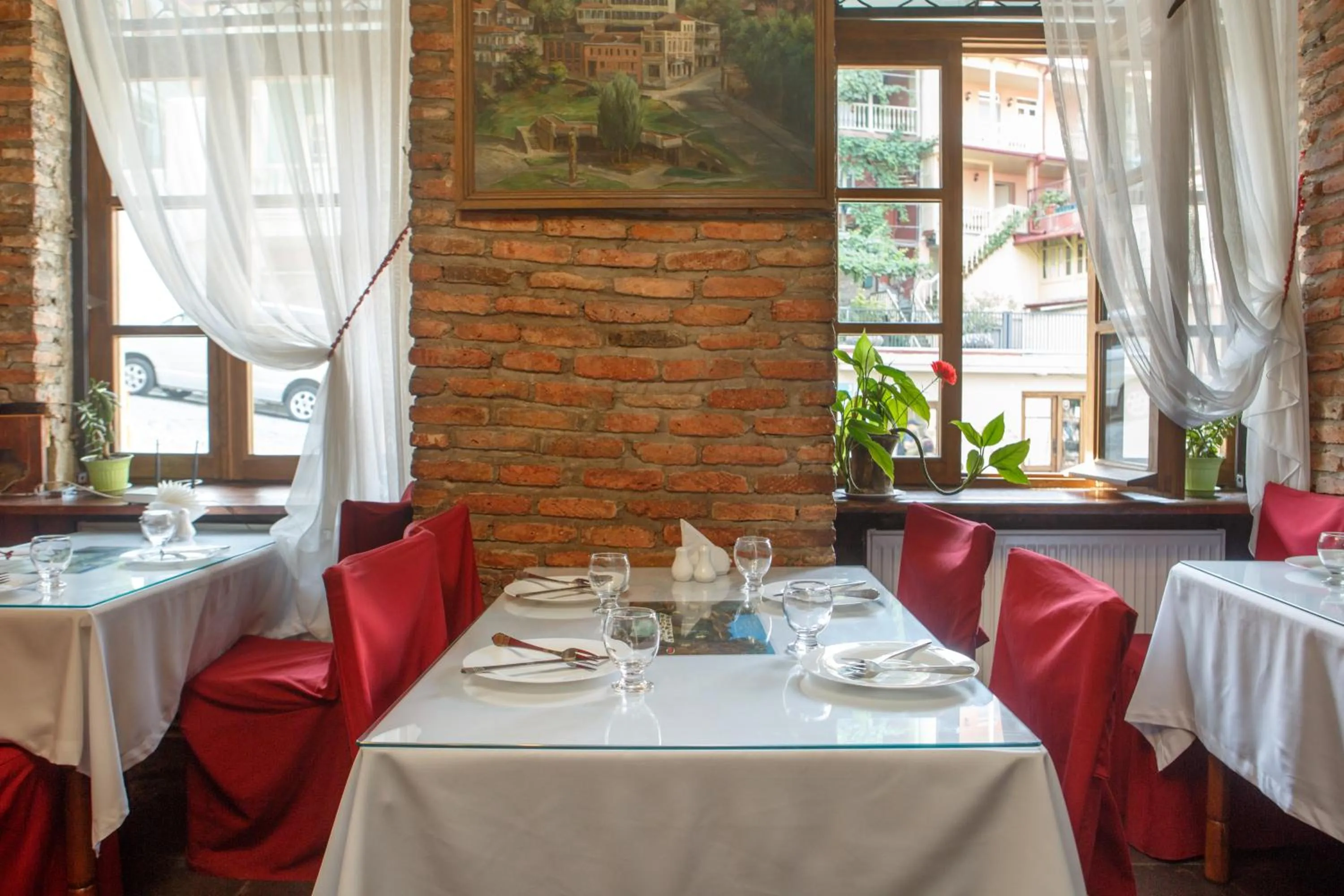 Restaurant/places to eat in Hotel Nata