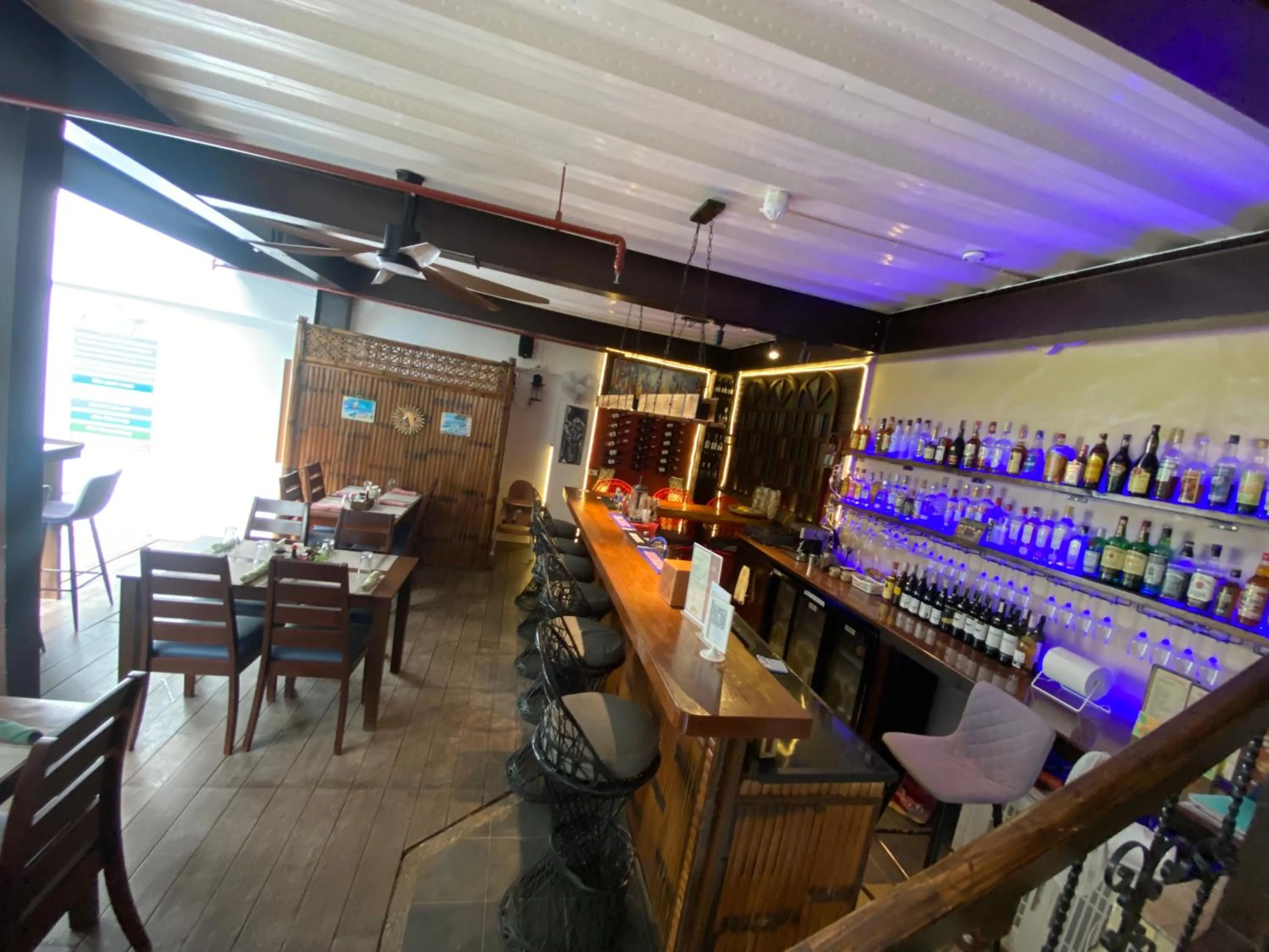 Restaurant/places to eat in Nirvana Beach Resort