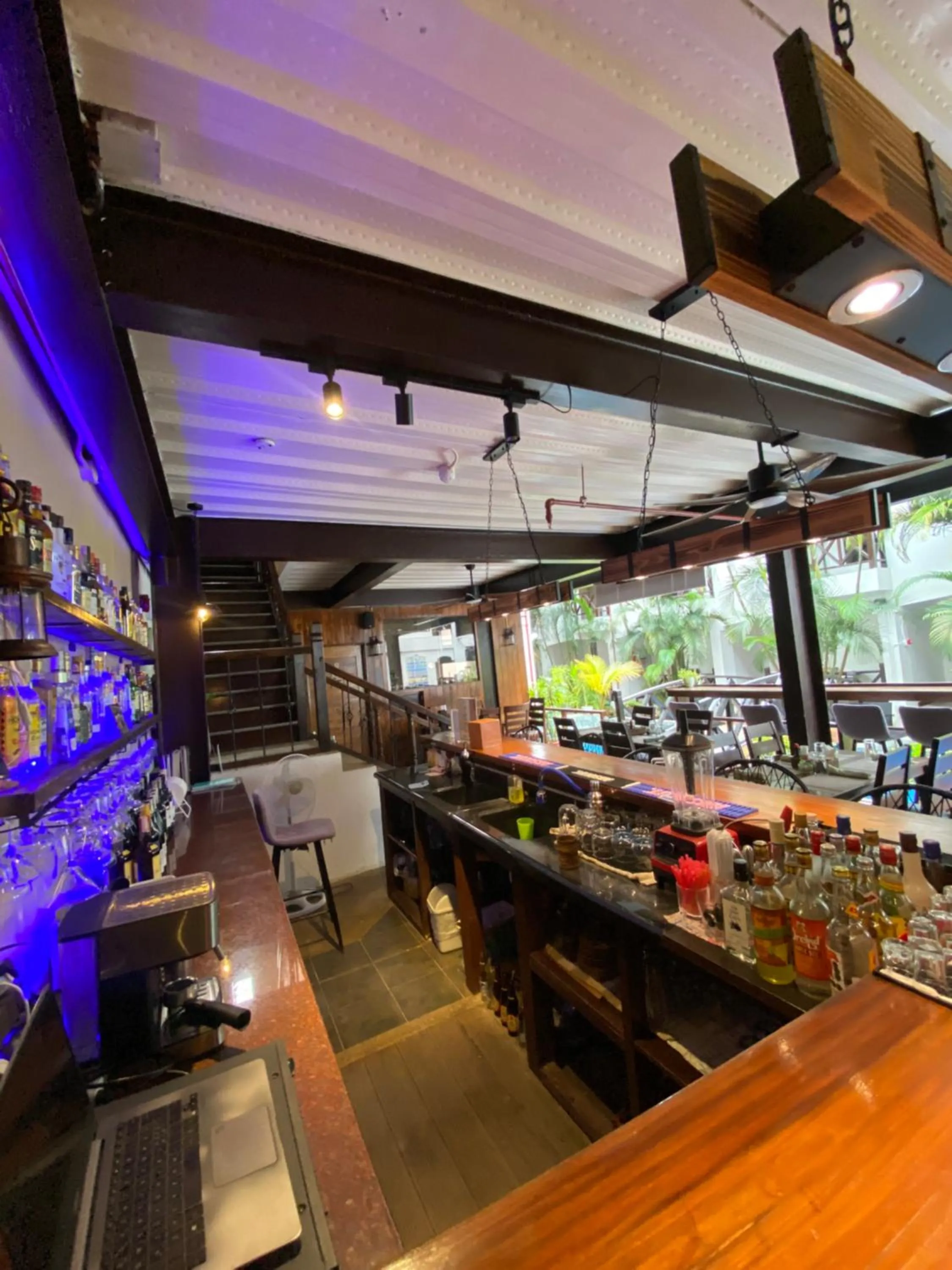 Restaurant/places to eat in Nirvana Beach Resort