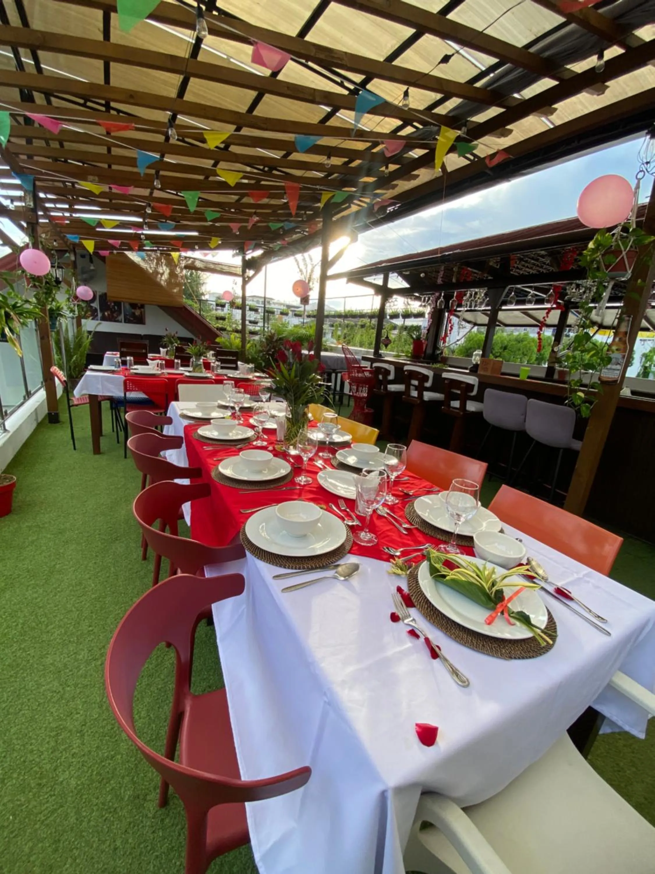 Restaurant/places to eat in Nirvana Beach Resort