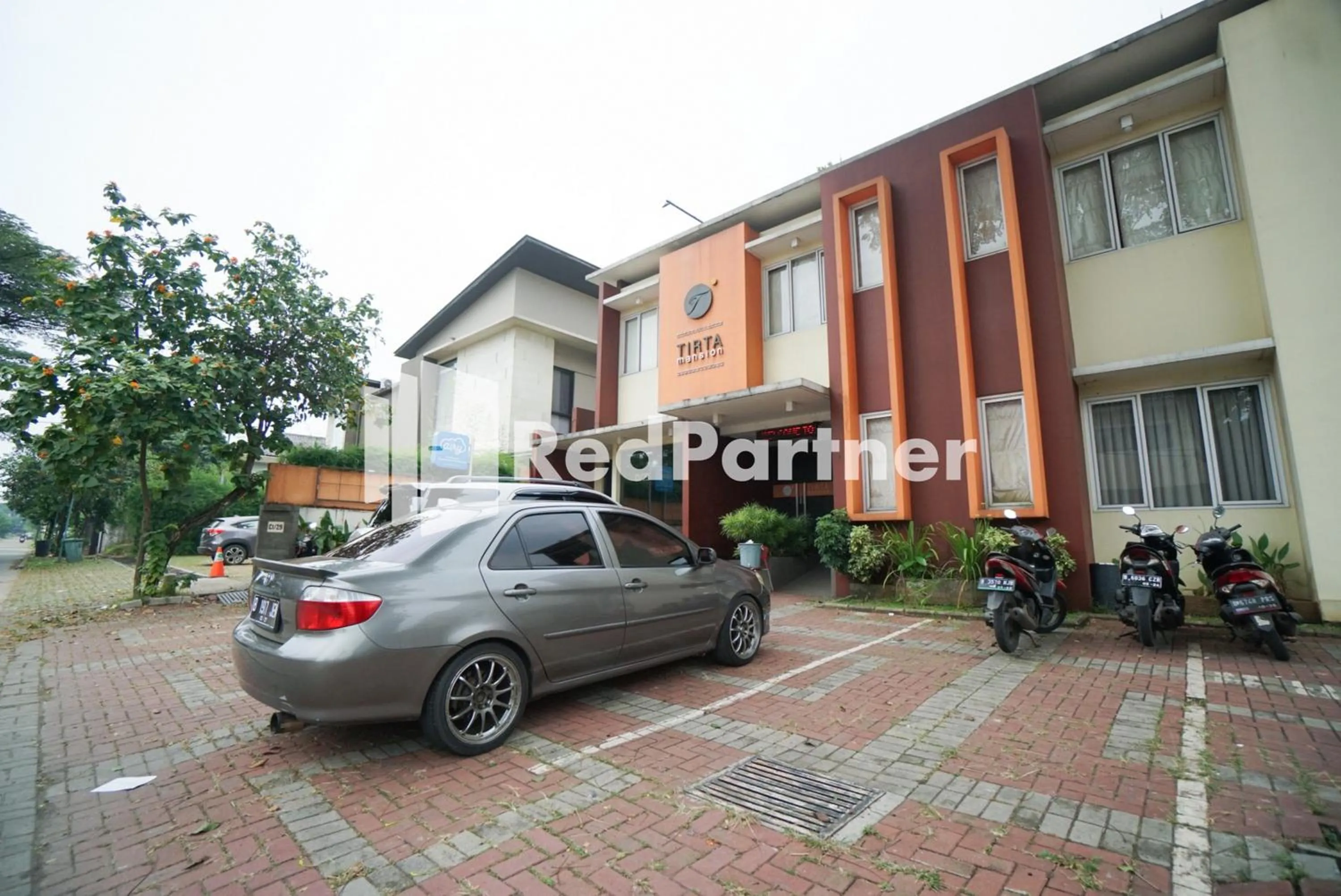 Property building in Tirta Mansion Lippo Karawaci Mitra RedDoorz