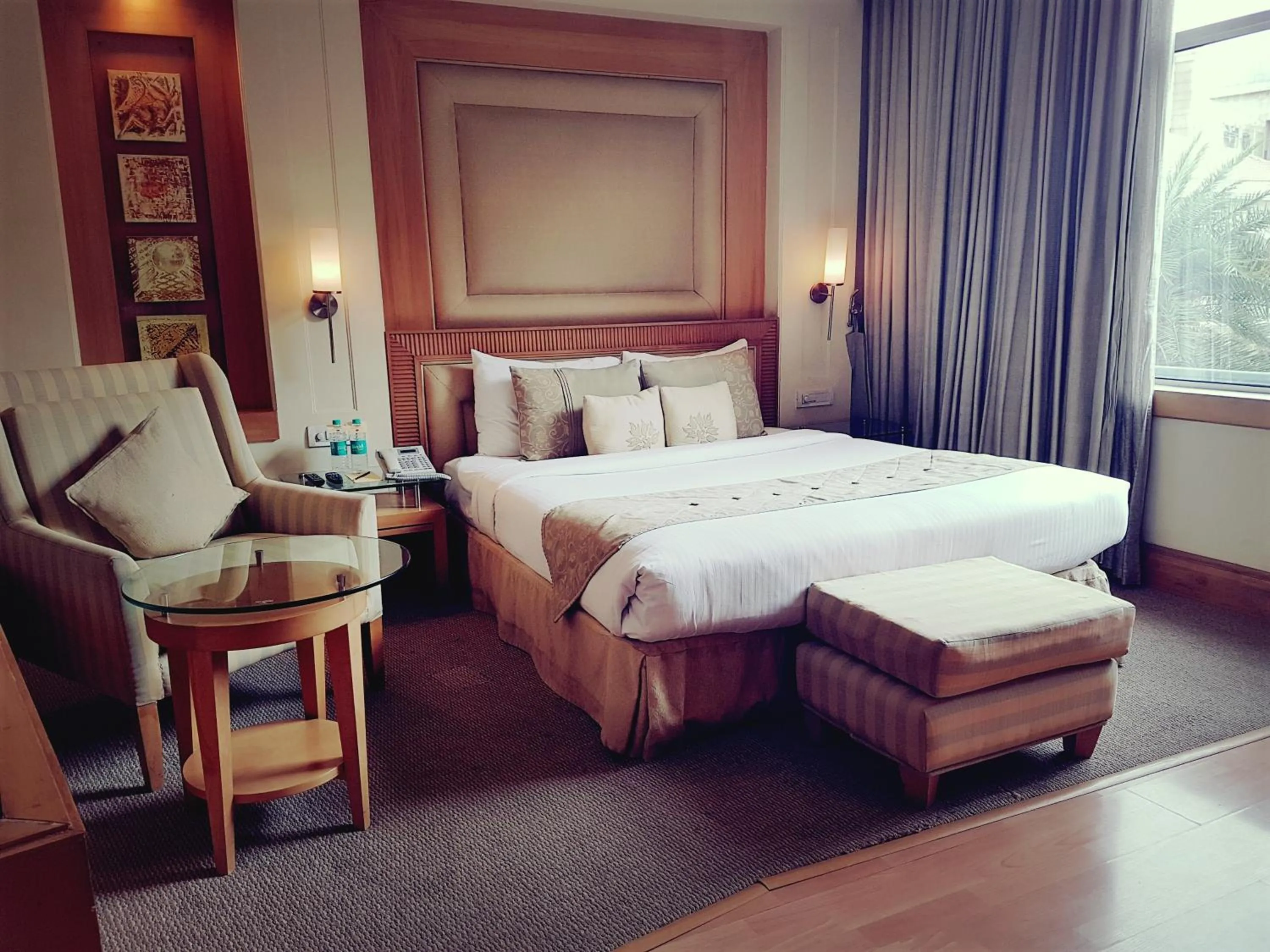 Bed in The Palms Town & Country Club - Resort