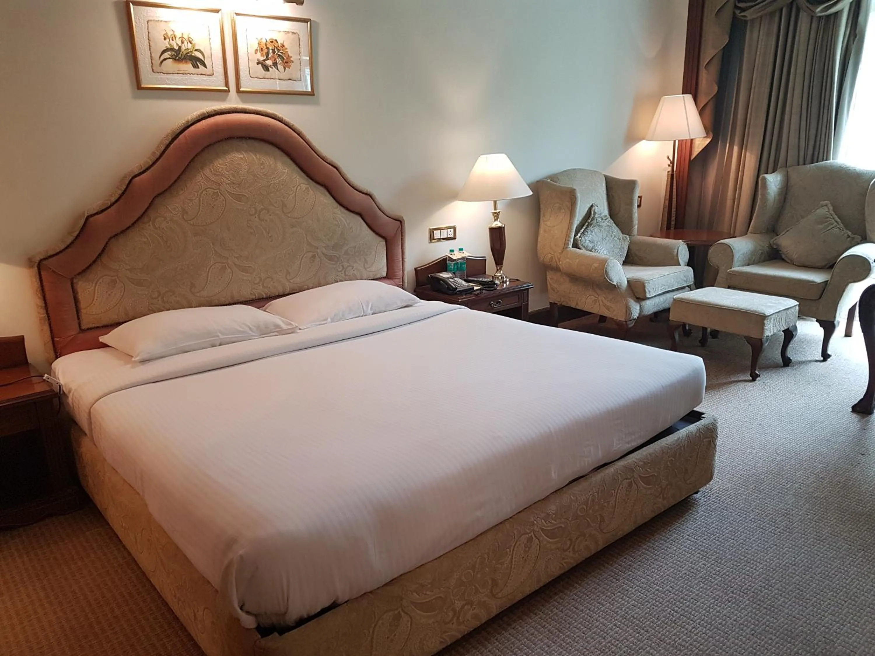 Bed in The Palms Town & Country Club - Resort