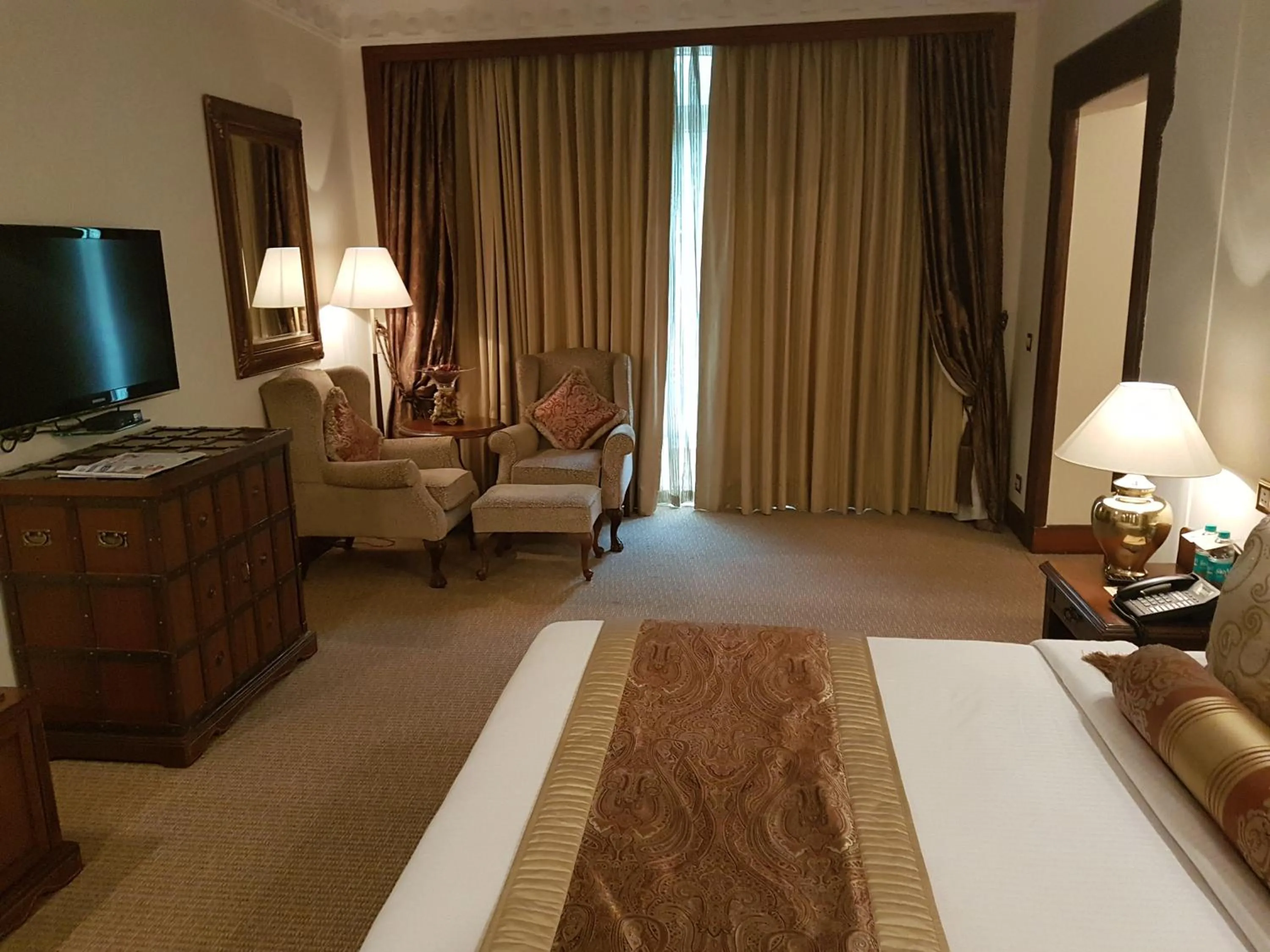 Photo of the whole room, Bed in The Palms Town & Country Club - Resort