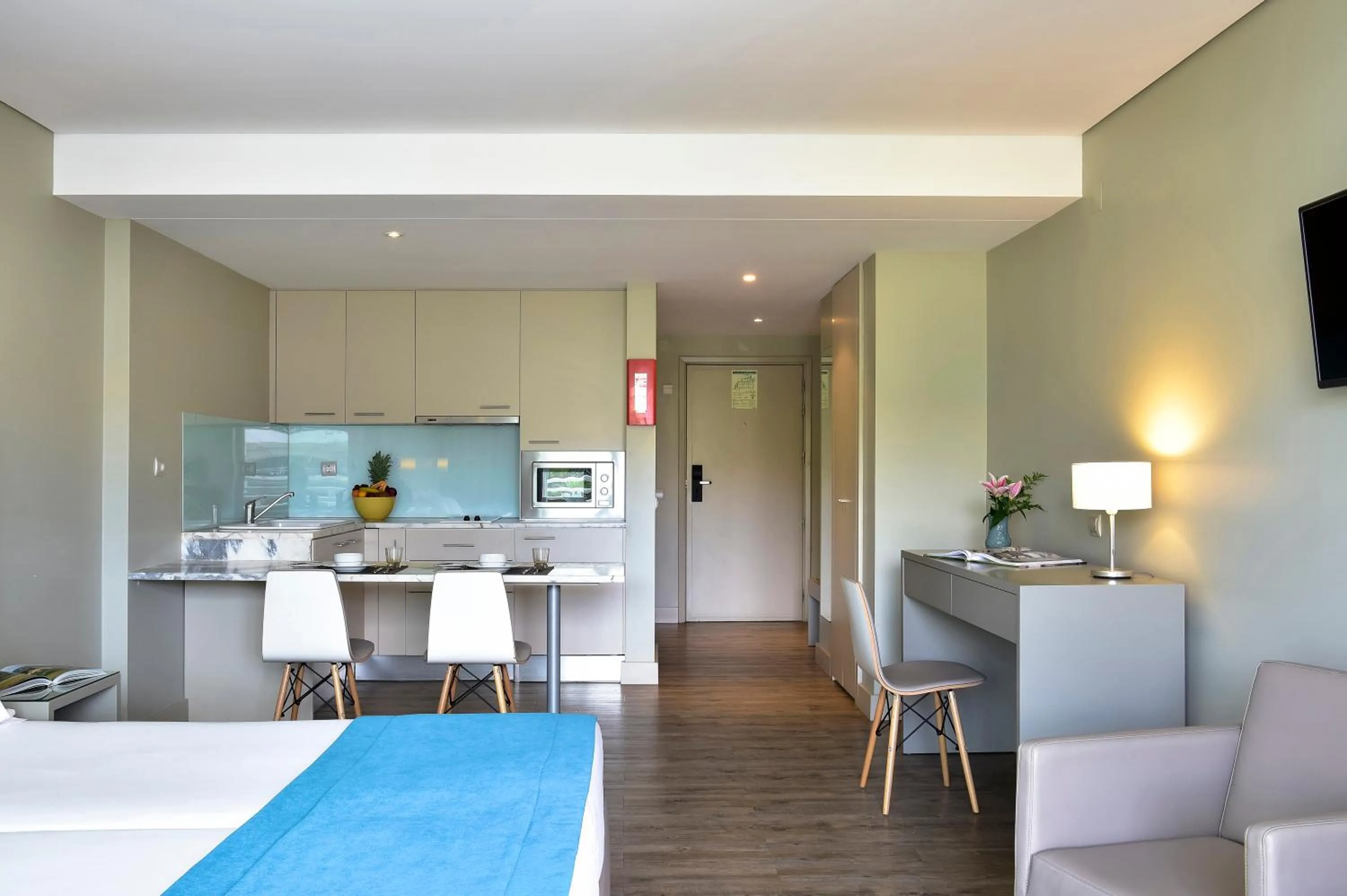 Coffee/tea facilities in Aqualuz Lagos by The Editory