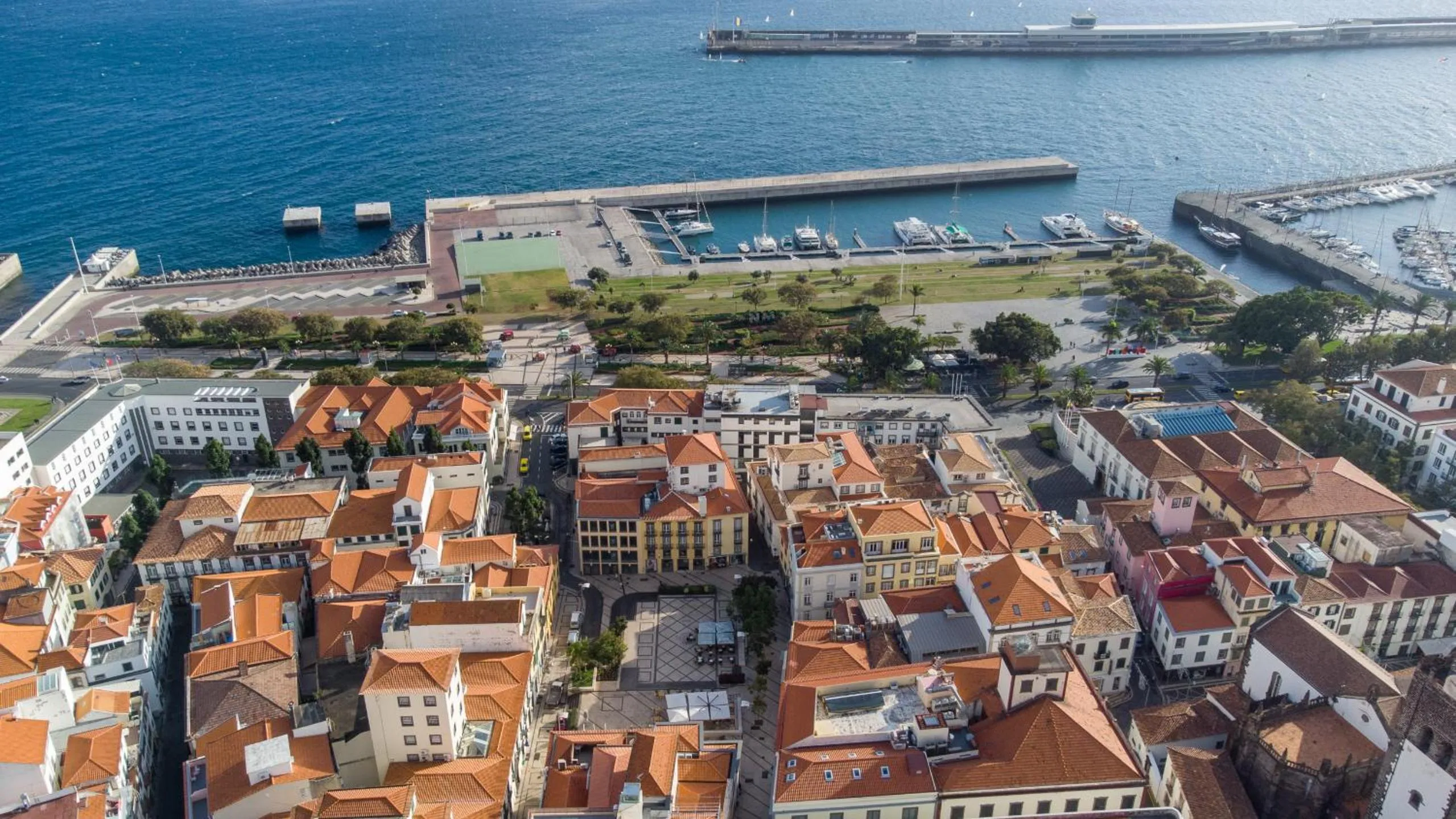 Property building in Zarco B&B Bed & Breakfast