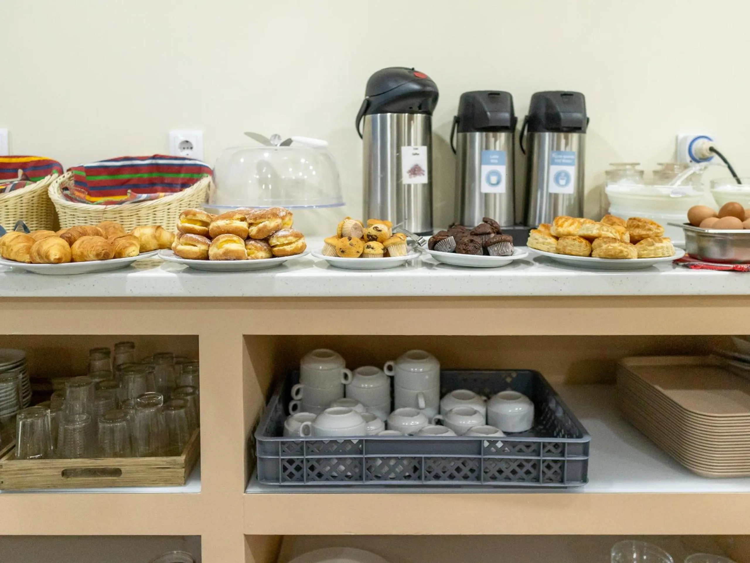 Food and drinks in Zarco B&B Bed & Breakfast