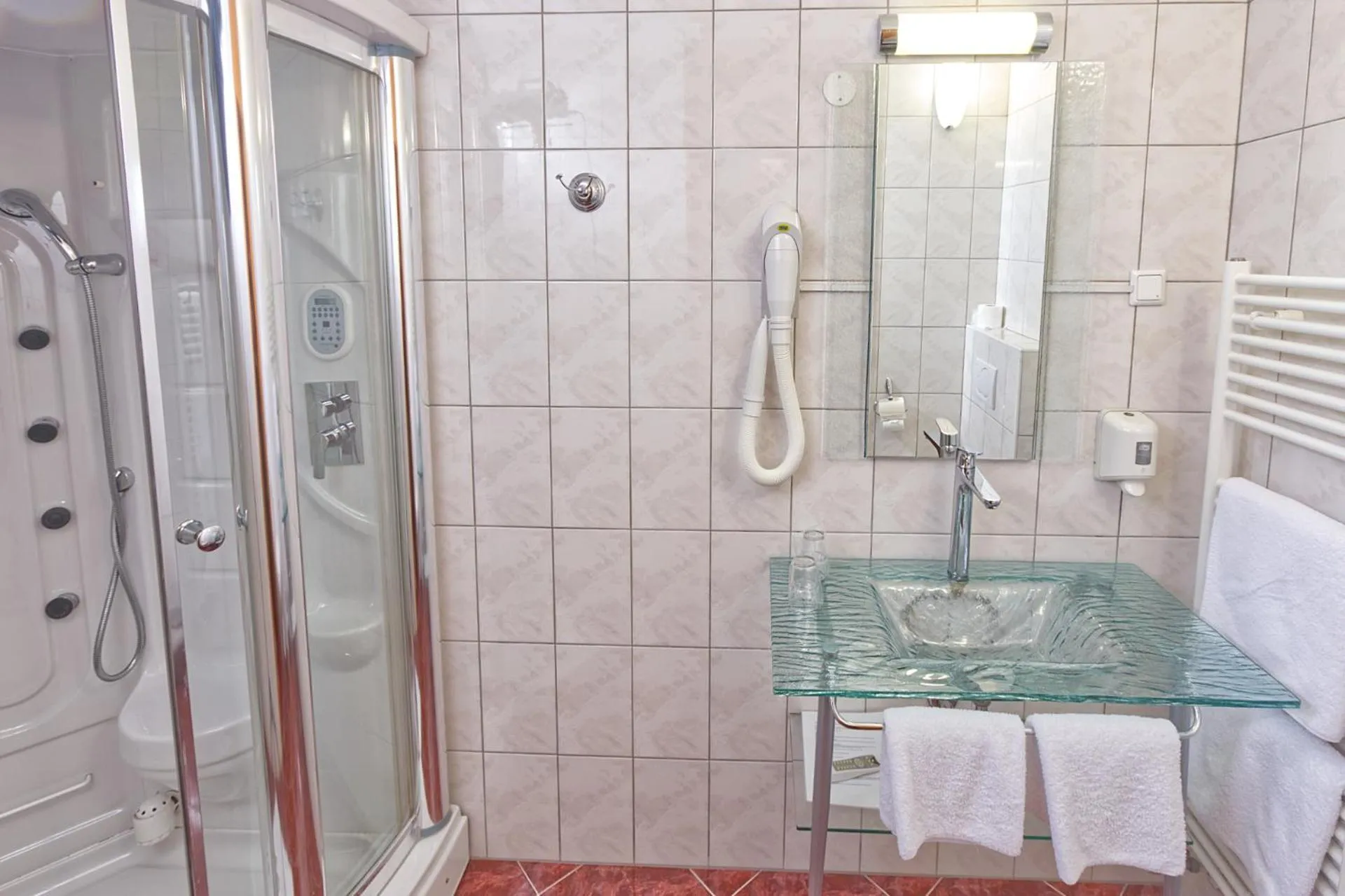 Bathroom in Hotel Creina