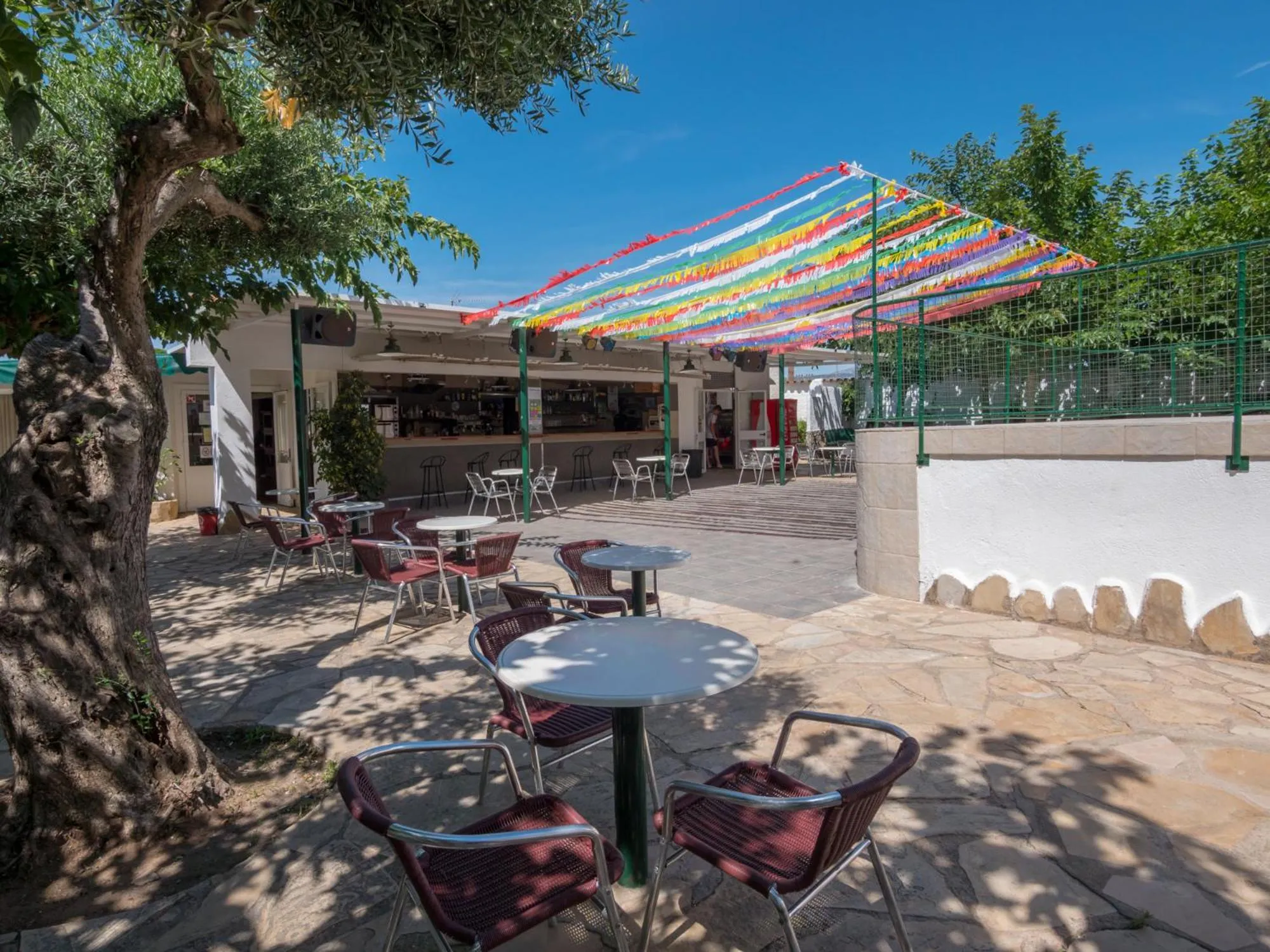 Restaurant/places to eat in Camping Playa y Fiesta