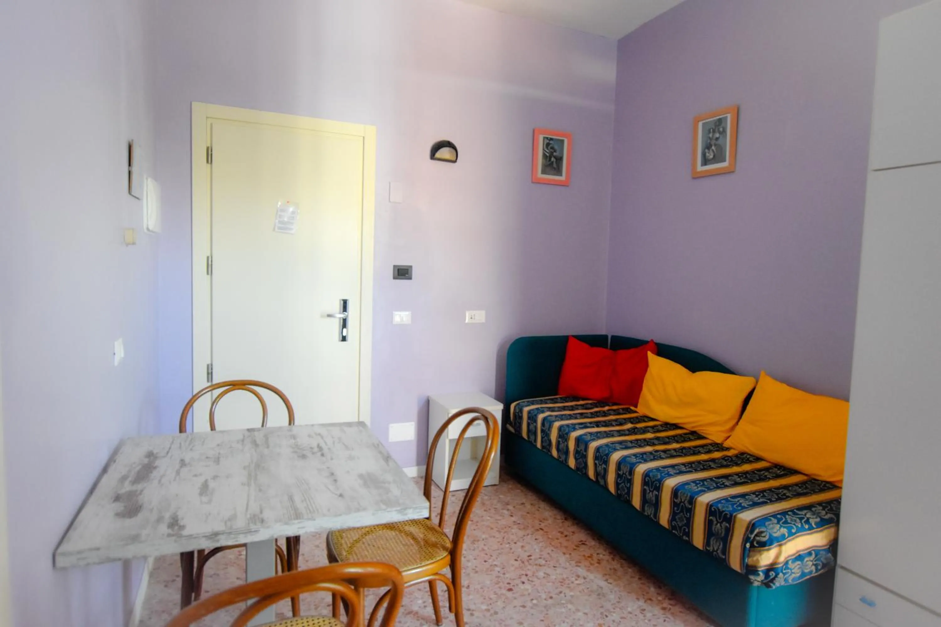 Seating area in Hotel Bahamas