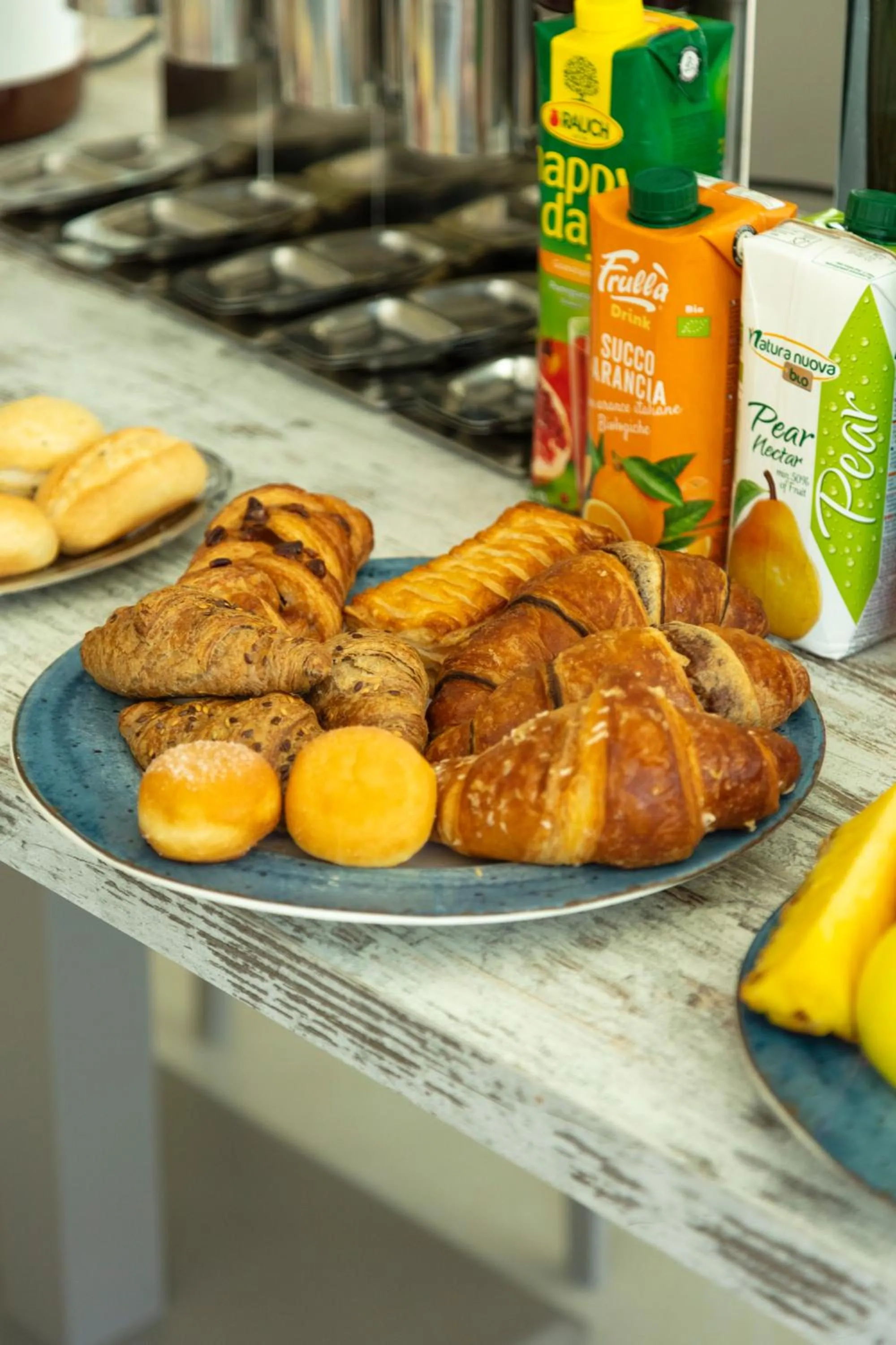 Food and drinks in Hotel Bahamas