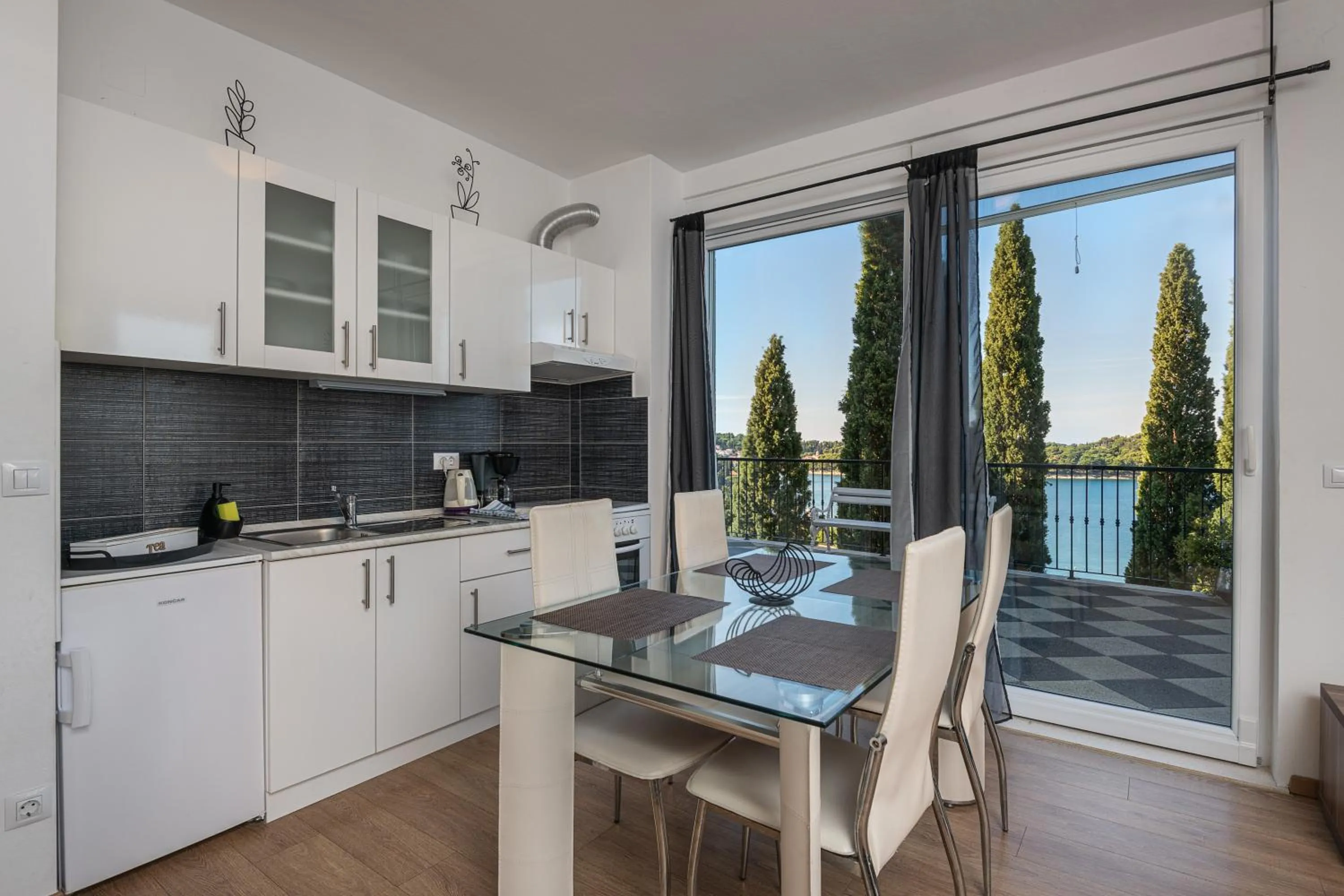 Day in Apartments Didan