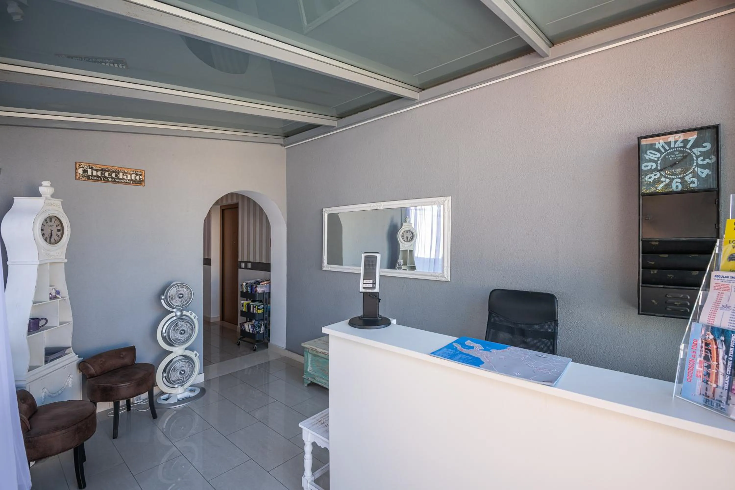 Library in Apartments Didan