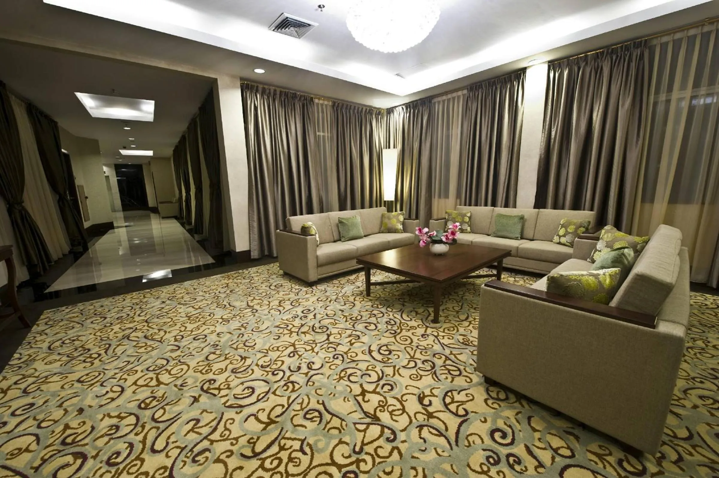 Emerald Garden International Hotel