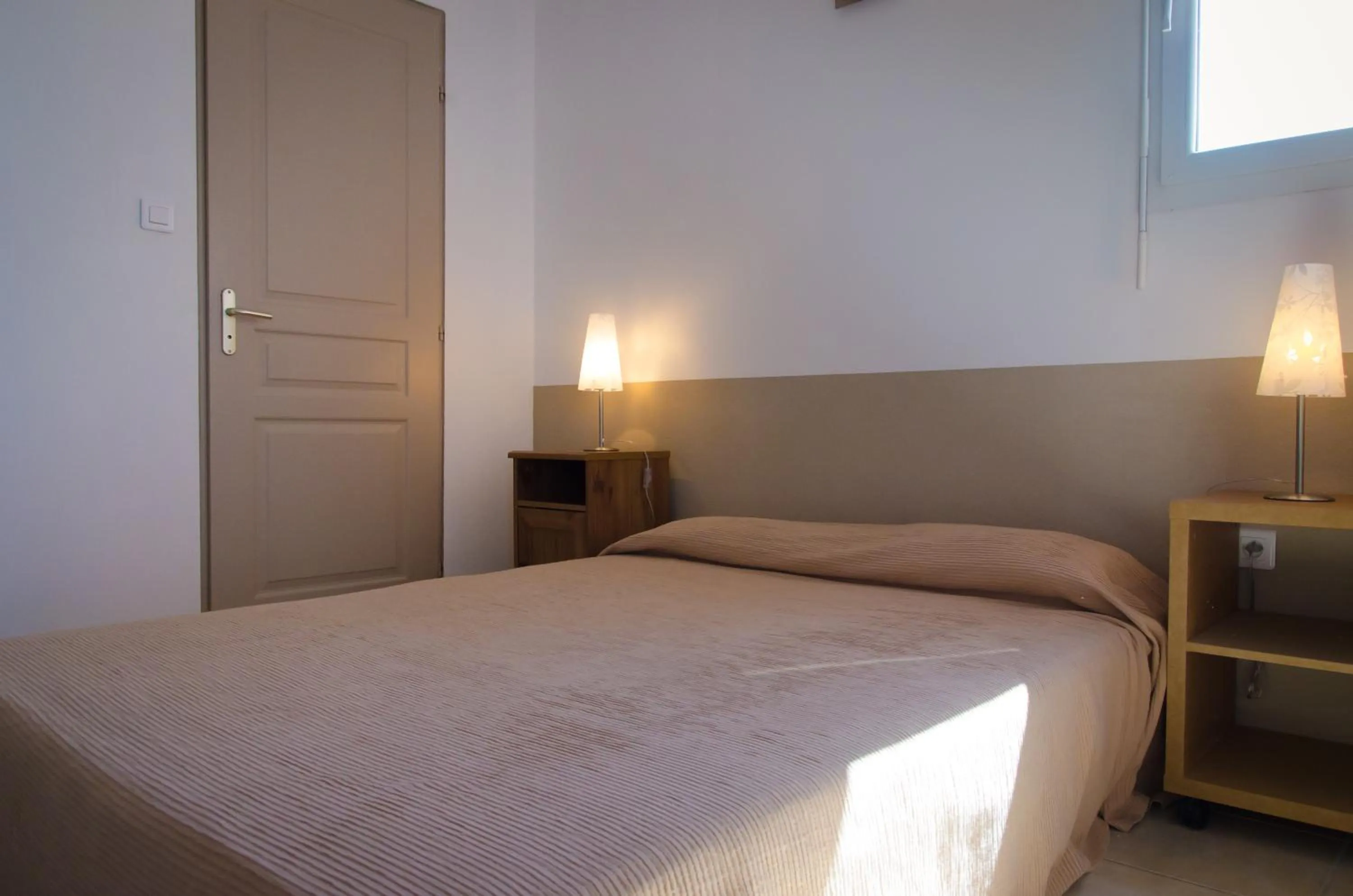 Bedroom, Bed in Hôtel et Résidence Benista