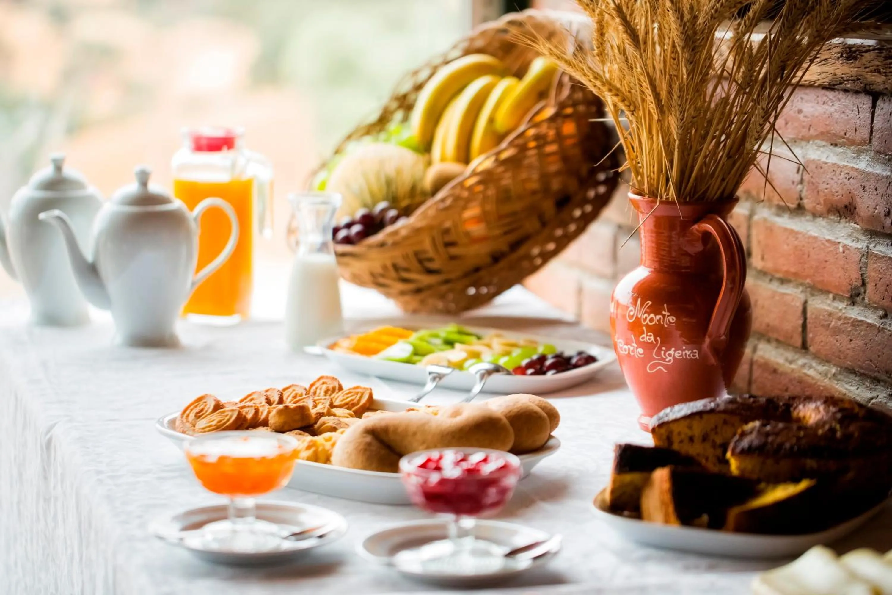 Buffet breakfast in Monte da Corte Ligeira