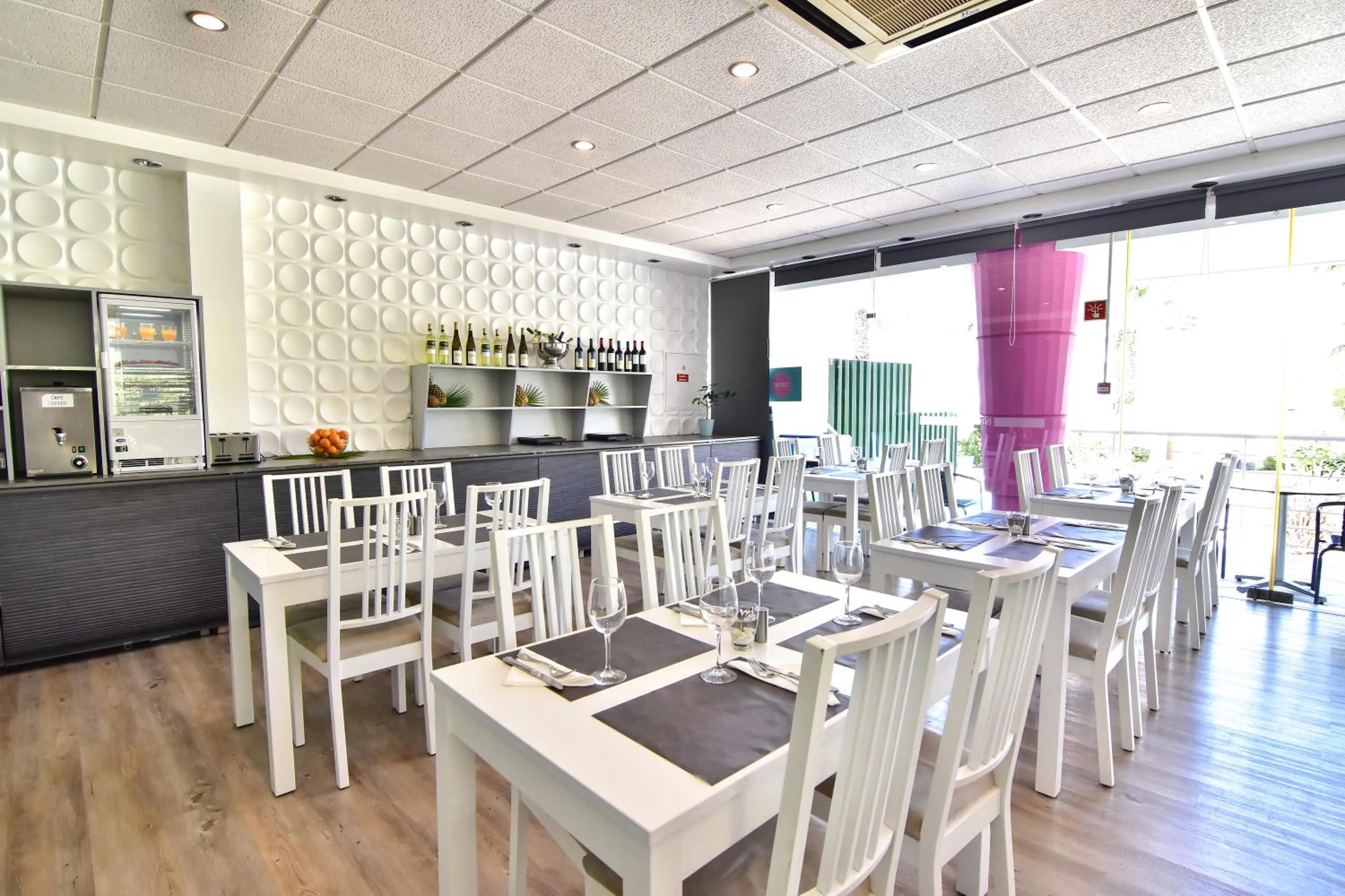 Food and drinks in Bayside Salgados