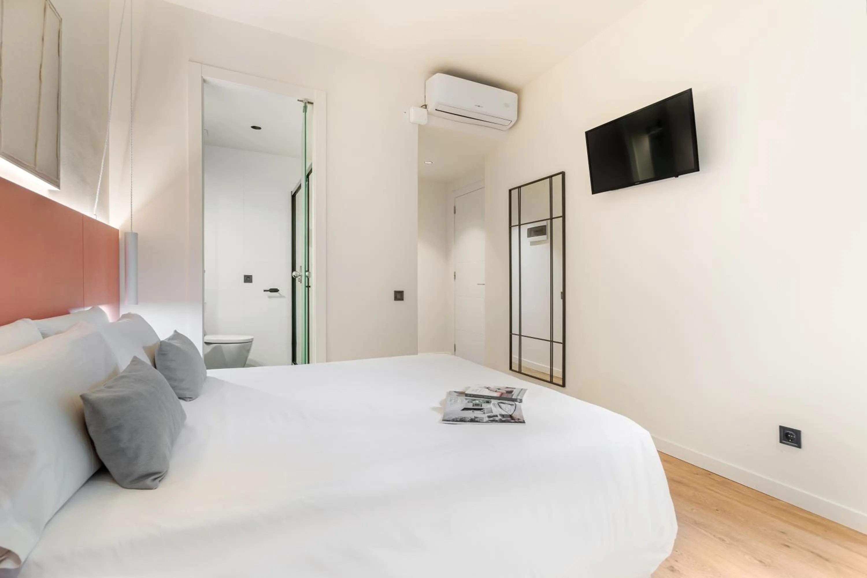 Bed in LeMar by Aspasios