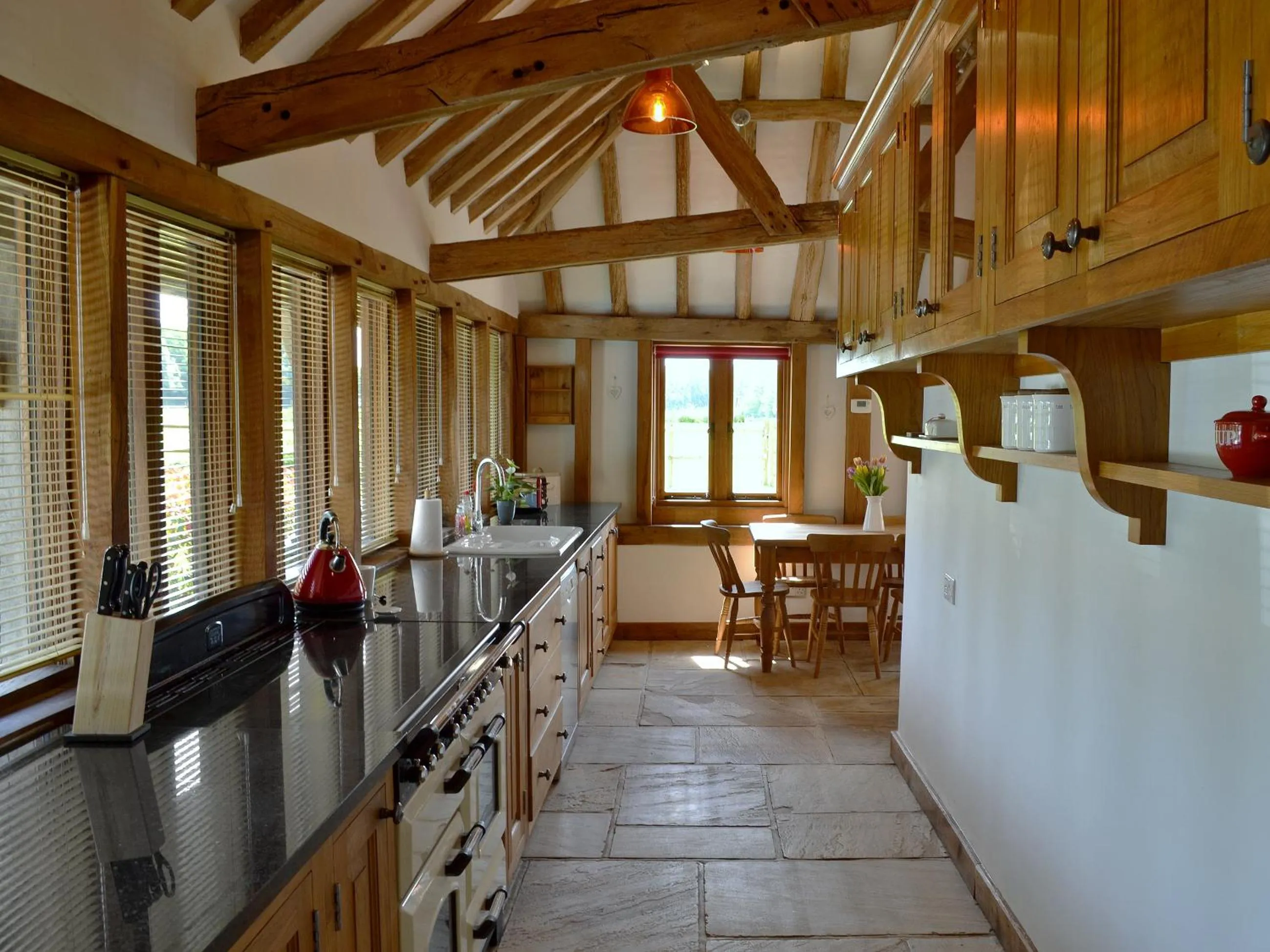 Kitchen or kitchenette in Romden Barn