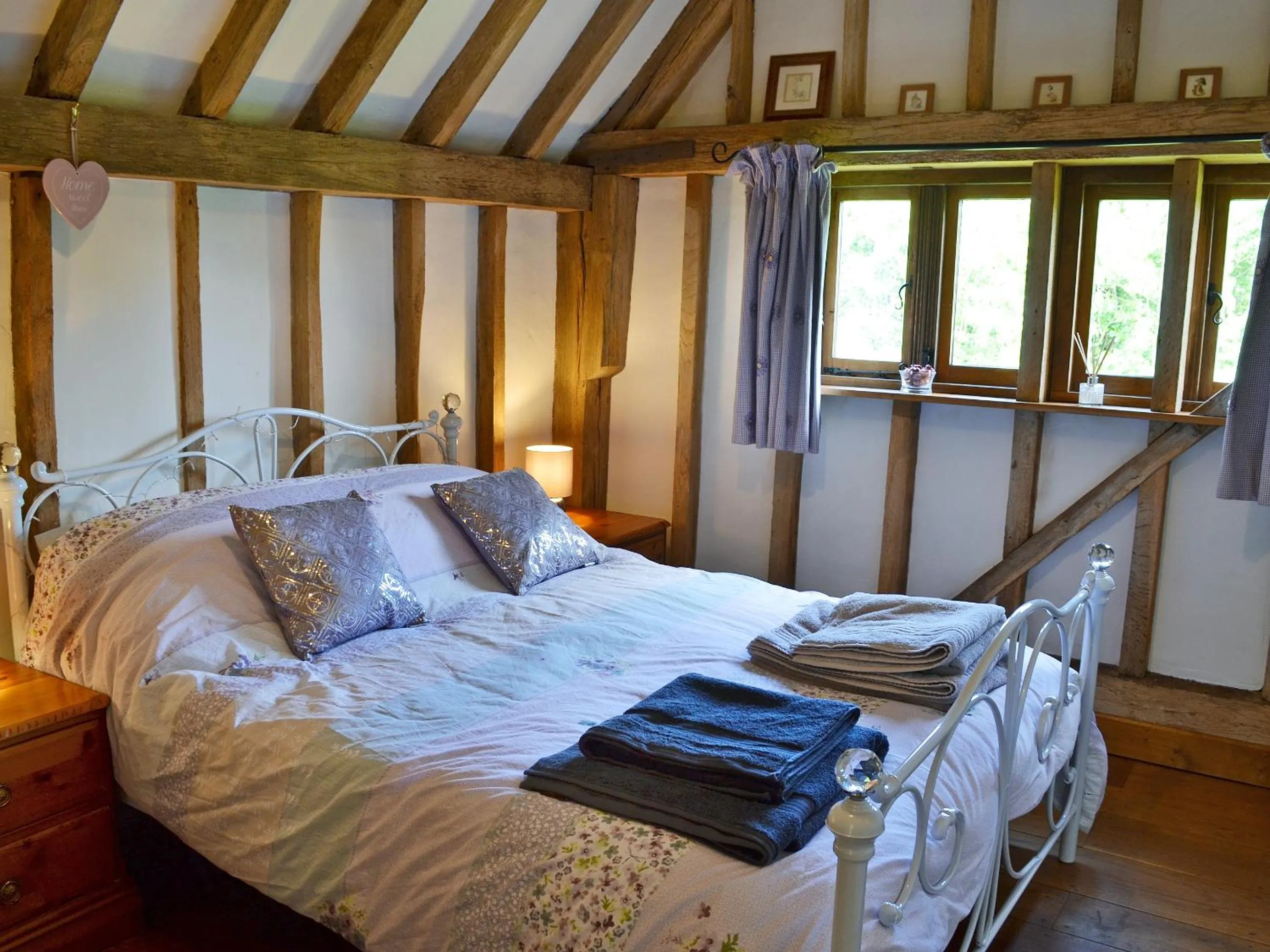 Bedroom, Bed in Romden Barn