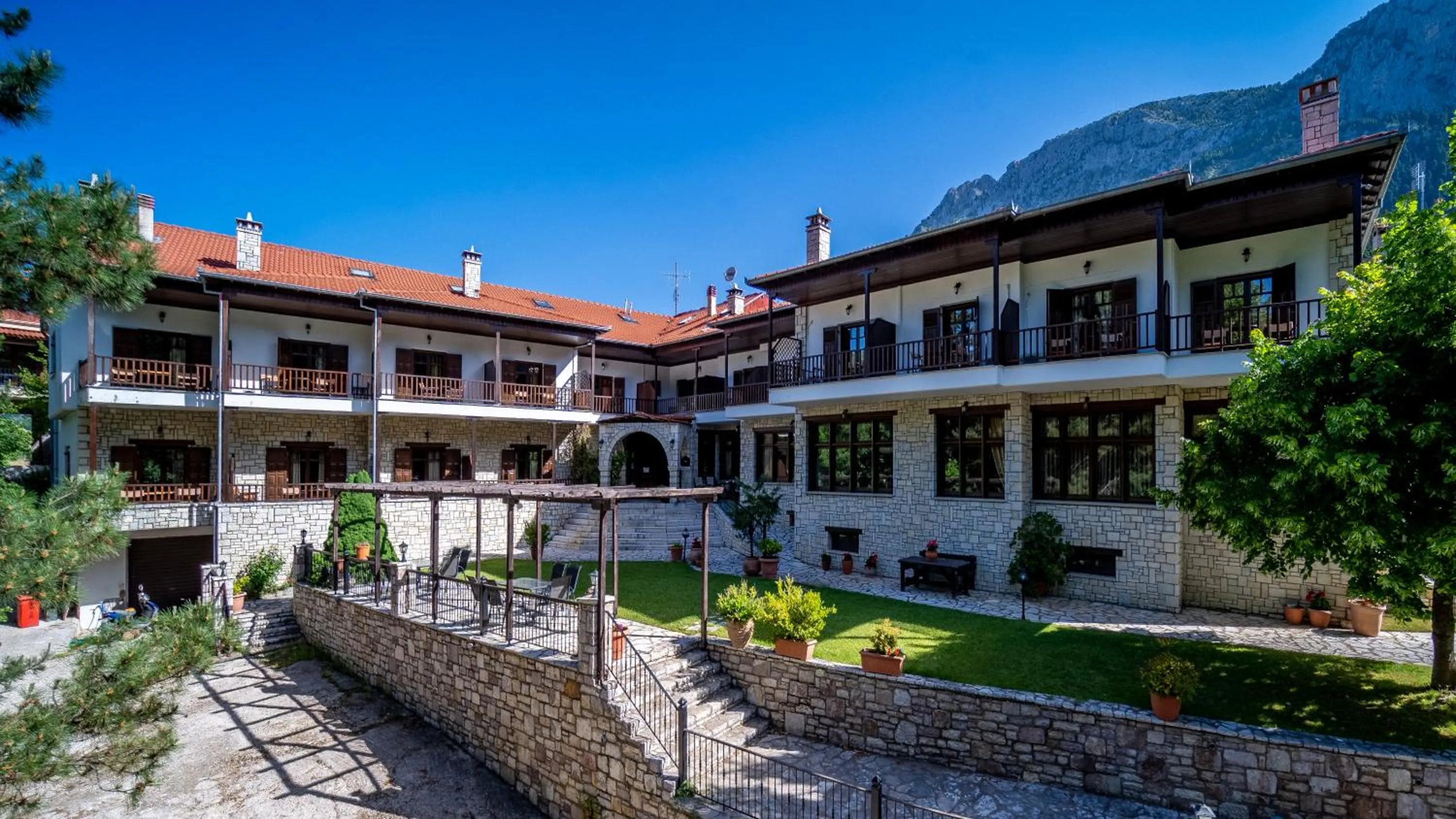 Property building in Hotel Giamandes