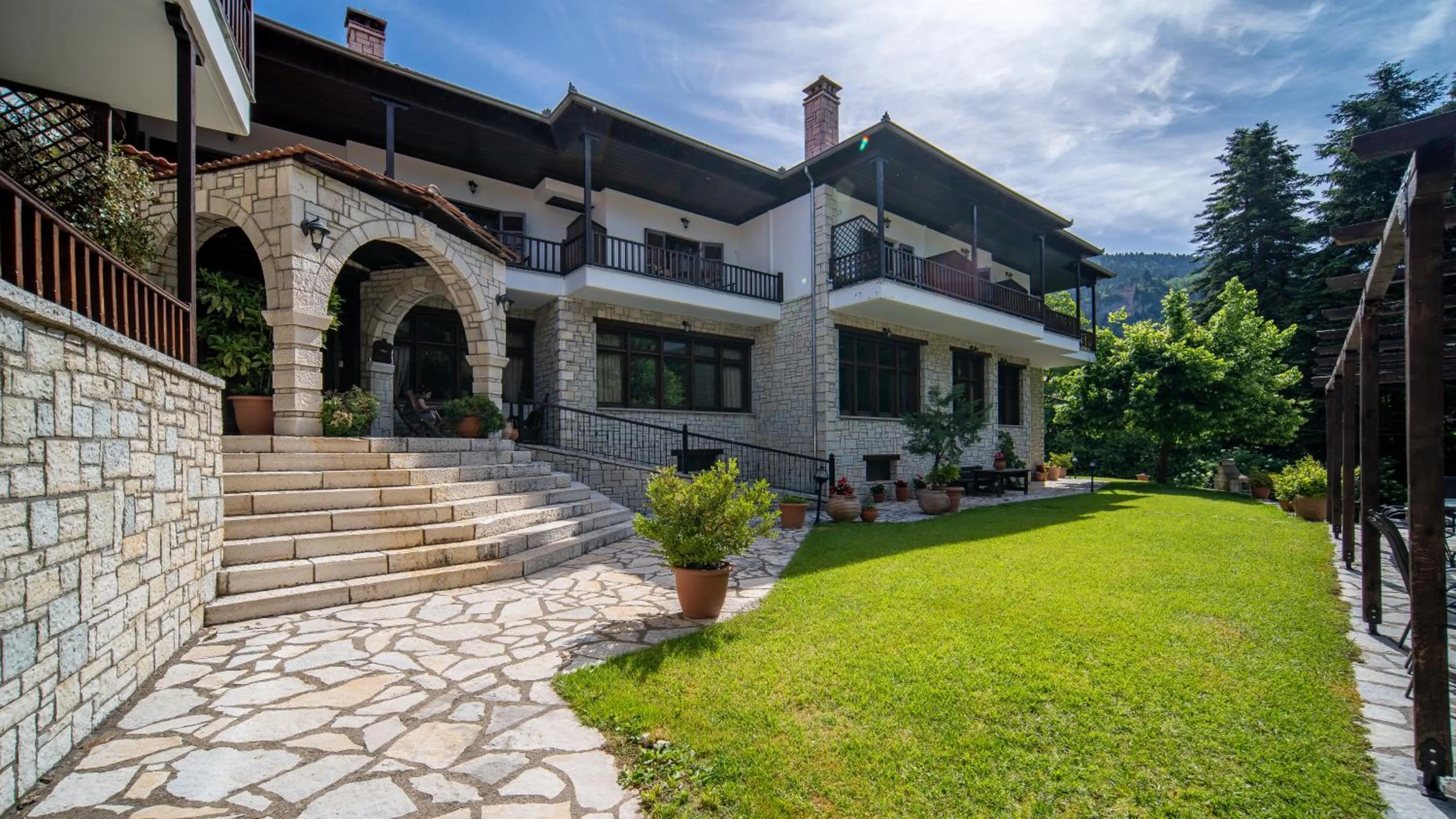 Property building in Hotel Giamandes