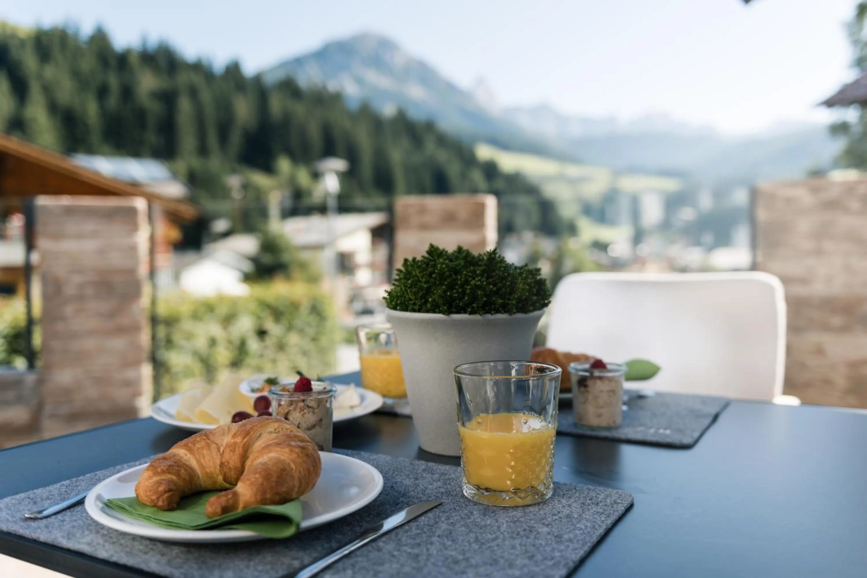 Restaurant/places to eat in meiZeit Lodge